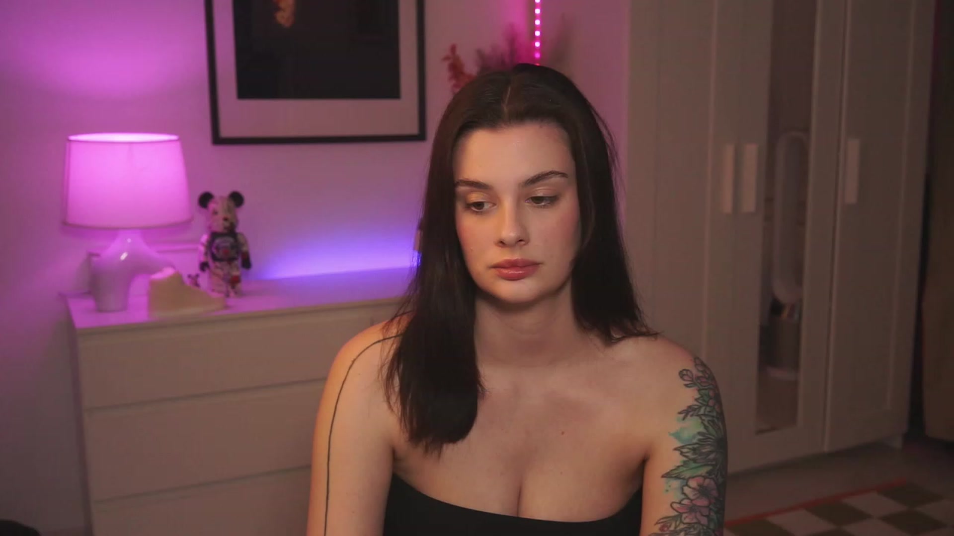 Gallery image thumbnail from lucynutty's myfreecams stream on, 03/05/2024, 17:52 image 15 of 20