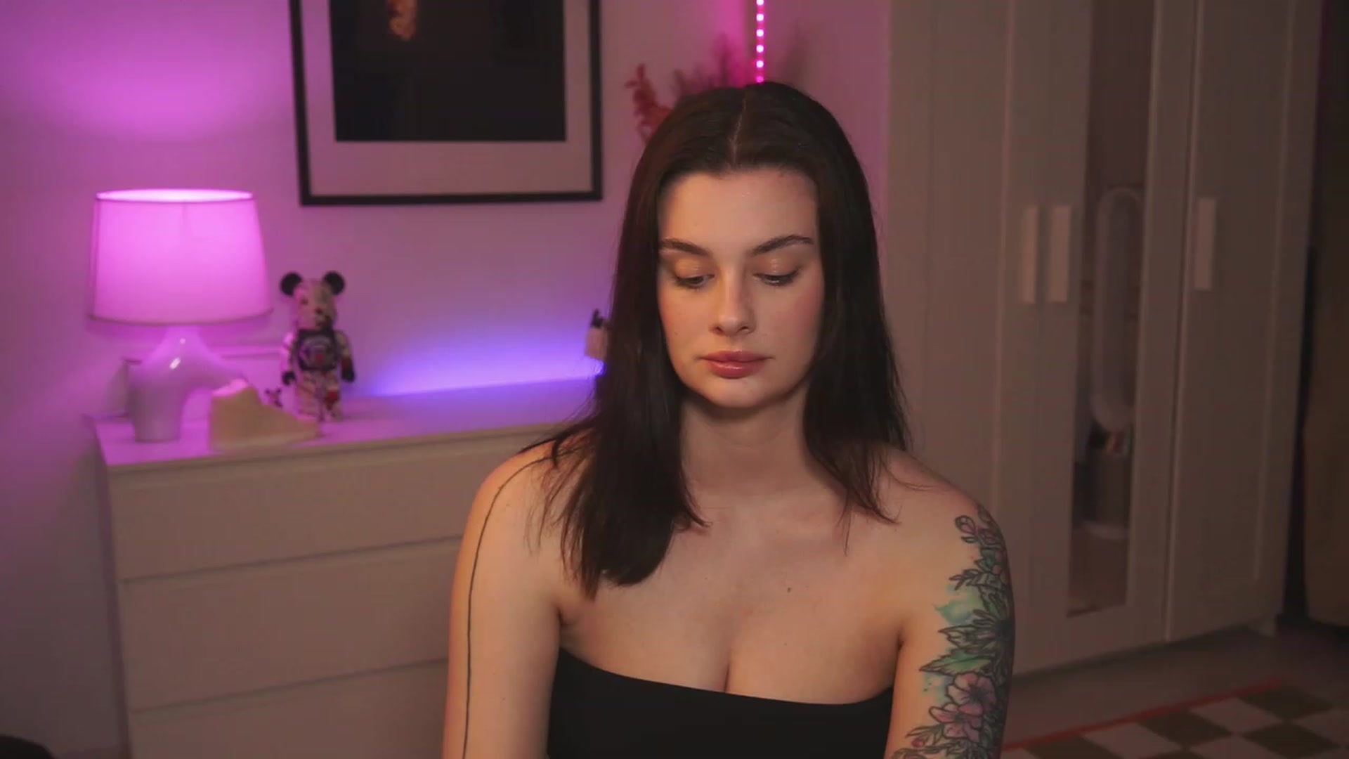 Gallery image thumbnail from lucynutty's myfreecams stream on, 03/05/2024, 17:52 image 7 of 20