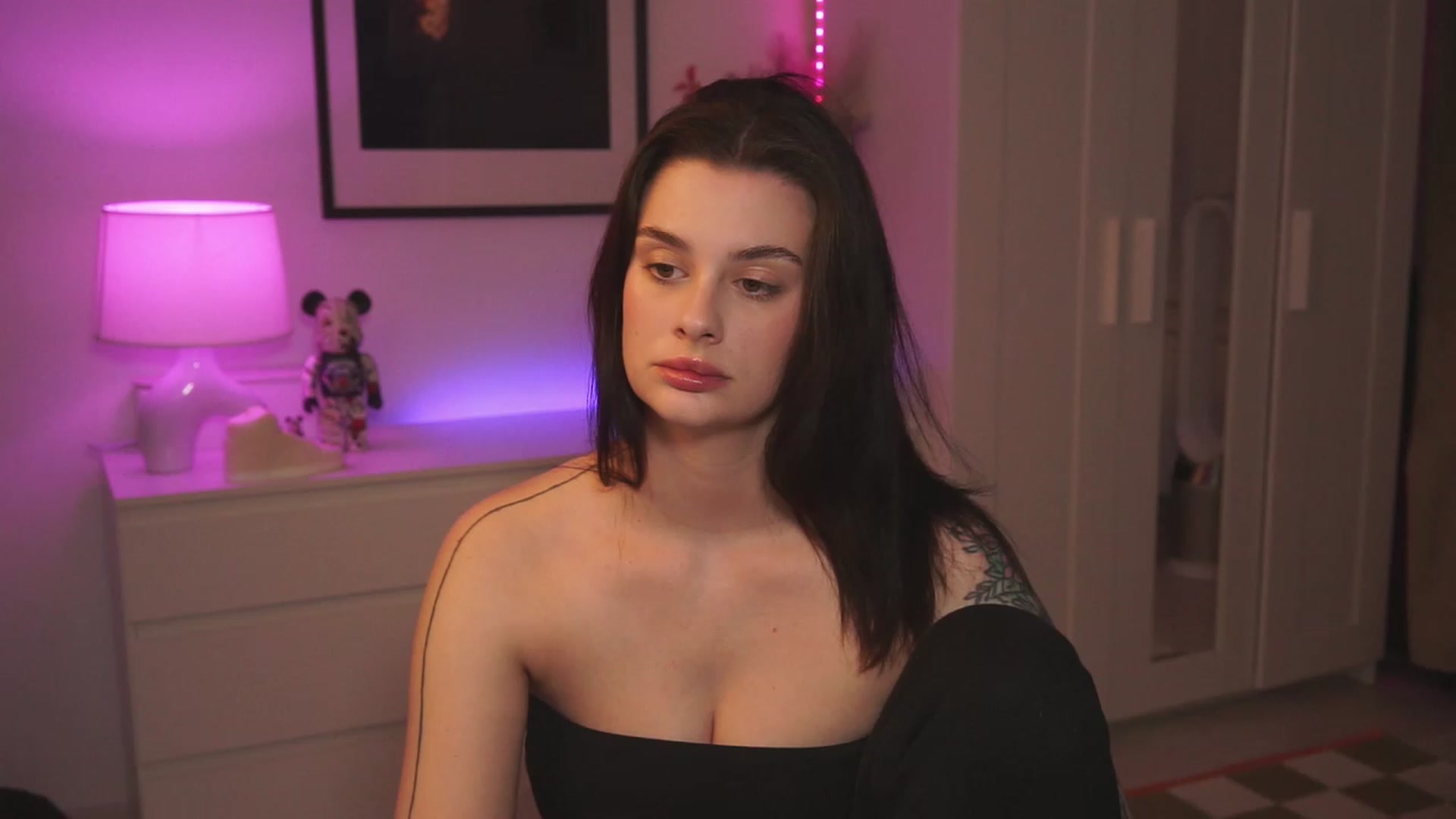 Gallery image thumbnail from lucynutty's myfreecams stream on, 03/05/2024, 17:52 image 3 of 20