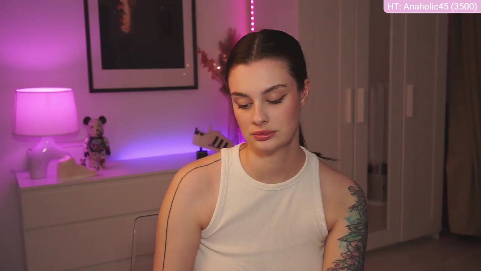 Gallery image thumbnail from lucynutty's myfreecams stream on, 03/07/2024, 17:11 image 19 of 20