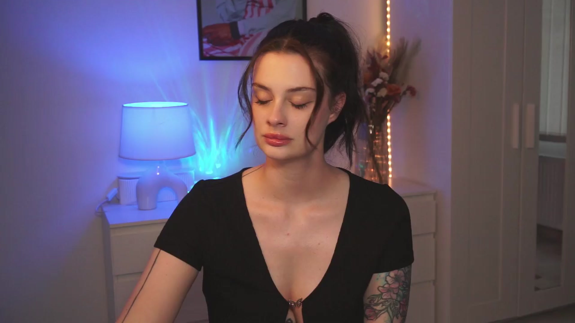 Gallery image thumbnail from lucynutty's myfreecams stream on, 04/09/2024, 17:21 image 7 of 20