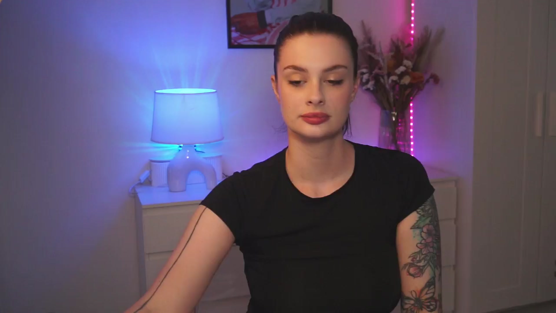 Gallery image thumbnail from lucynutty's myfreecams stream on, 04/10/2024, 16:37 image 13 of 20
