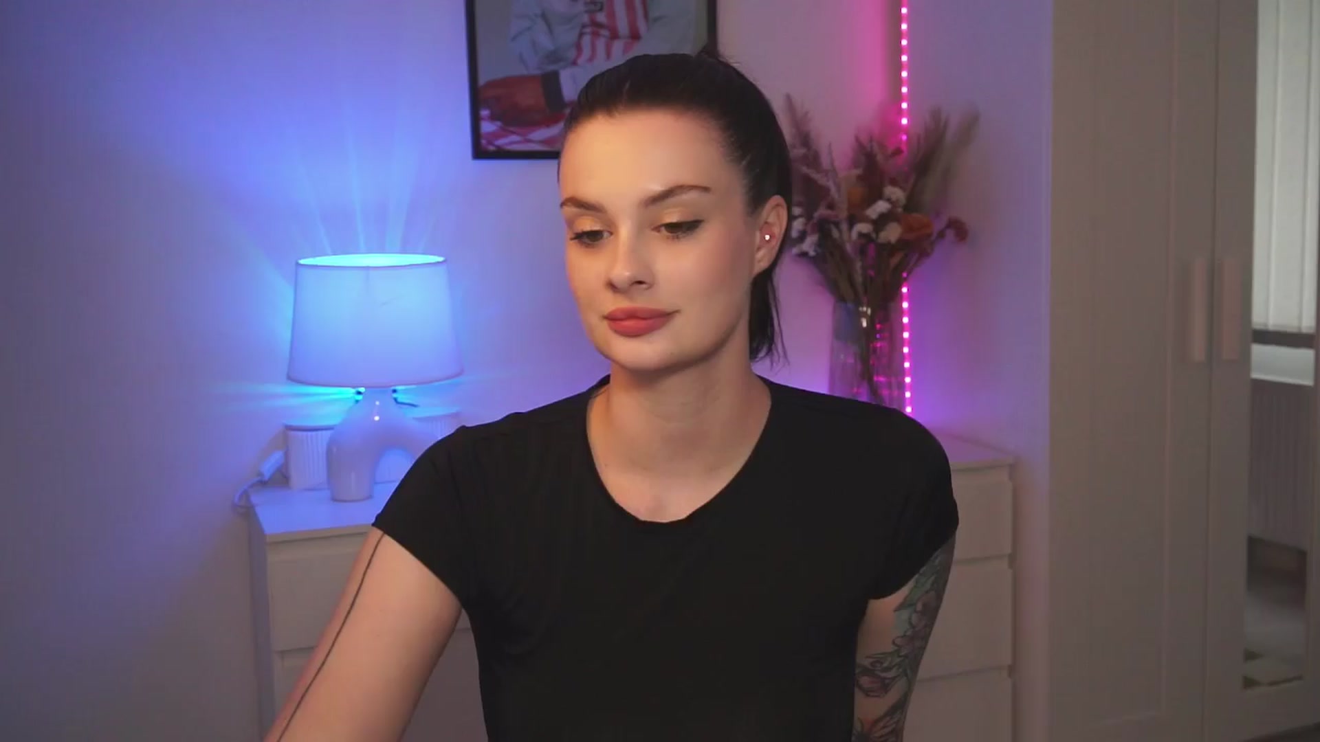 Gallery image thumbnail from lucynutty's myfreecams stream on, 04/10/2024, 16:37 image 1 of 20