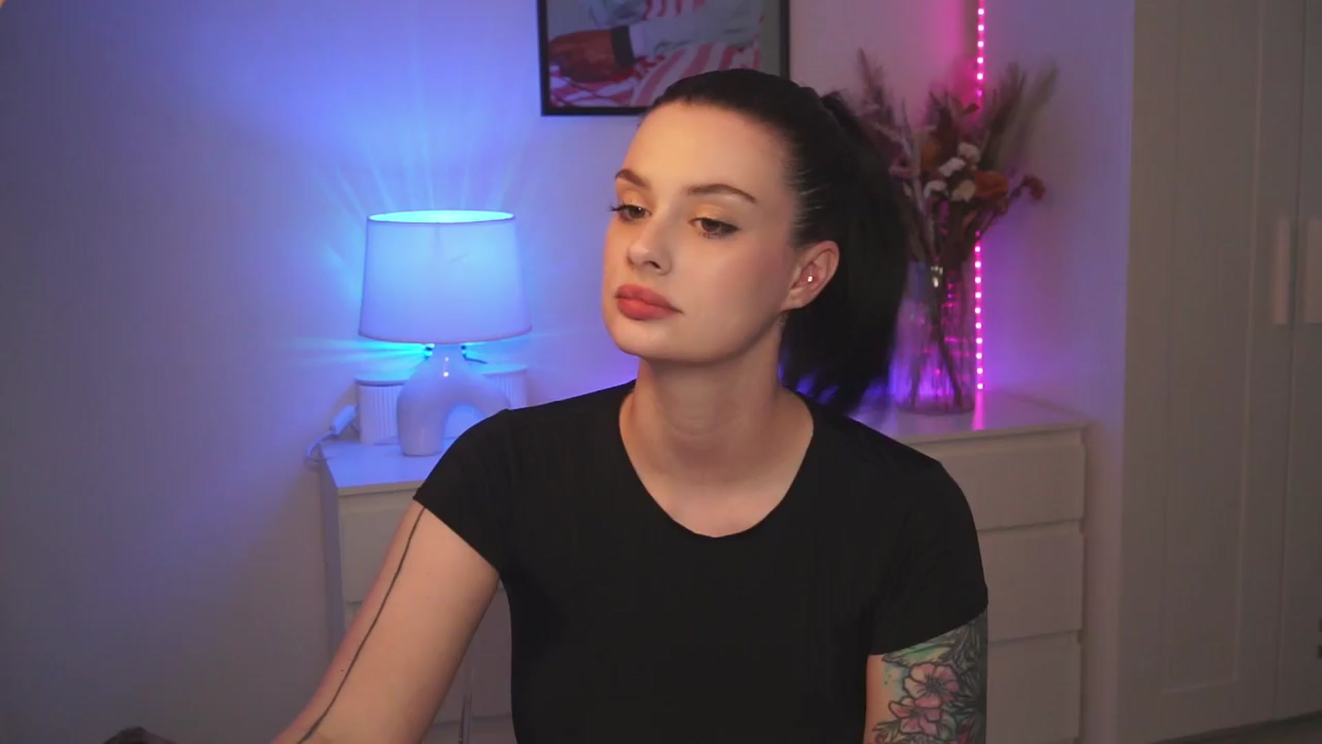 Gallery image thumbnail from lucynutty's myfreecams stream on, 04/10/2024, 16:37 image 17 of 20