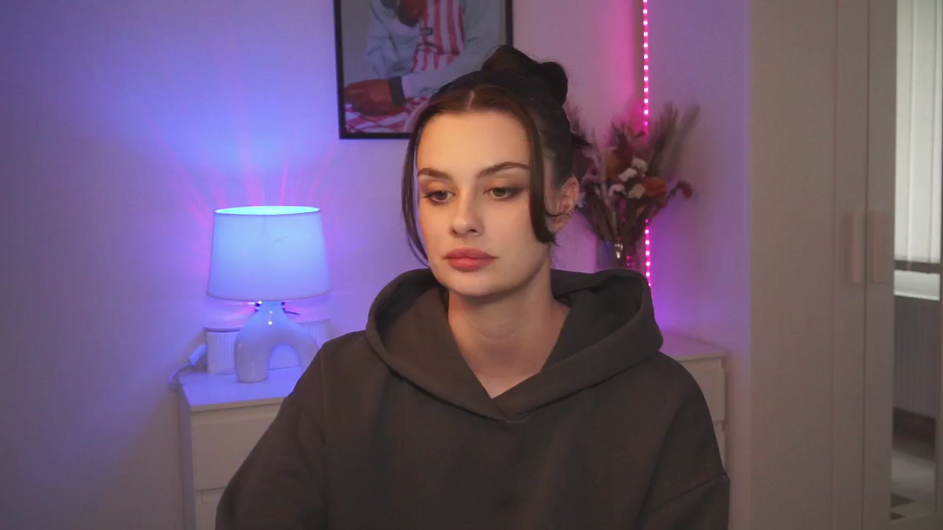 Gallery image thumbnail from lucynutty's myfreecams stream on, 04/16/2024, 14:37 image 2 of 20