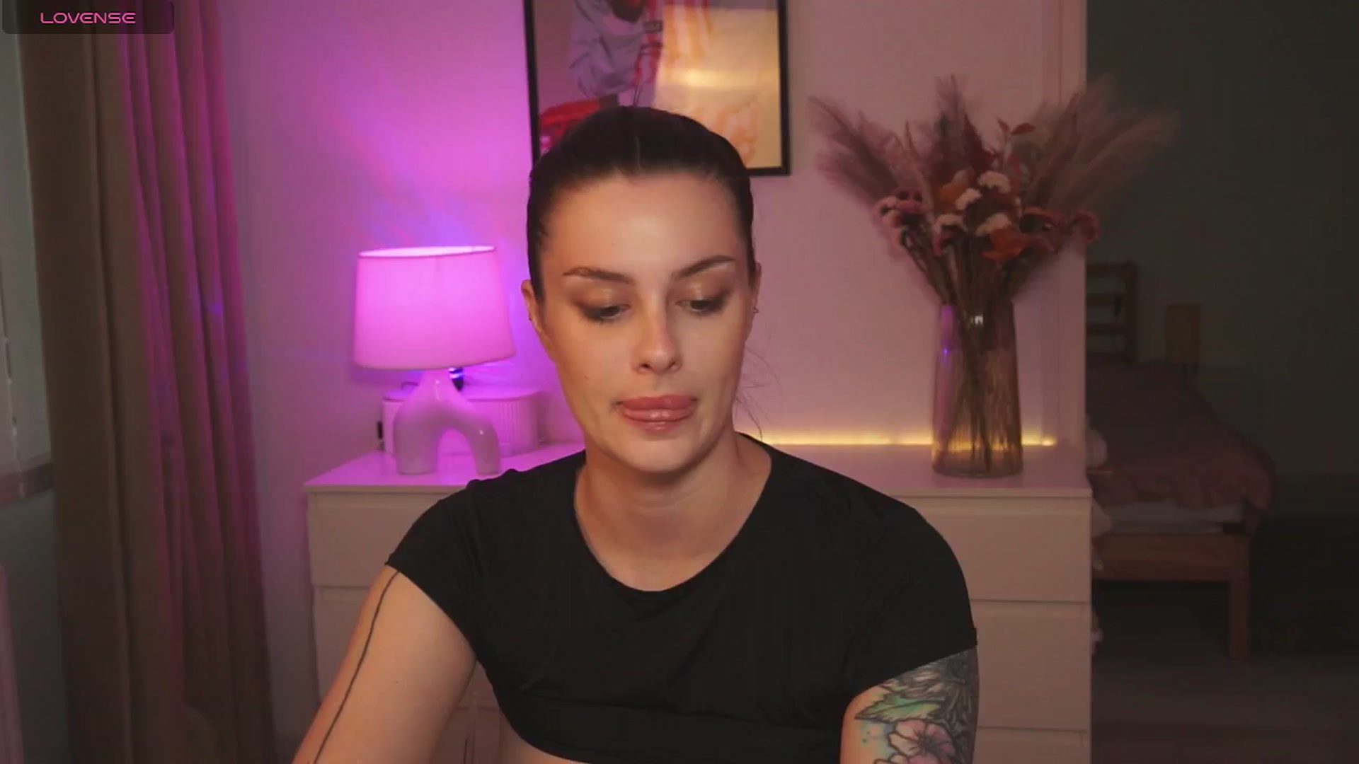 Gallery image thumbnail from lucynutty's myfreecams stream on, 05/02/2024, 17:35 image 15 of 20