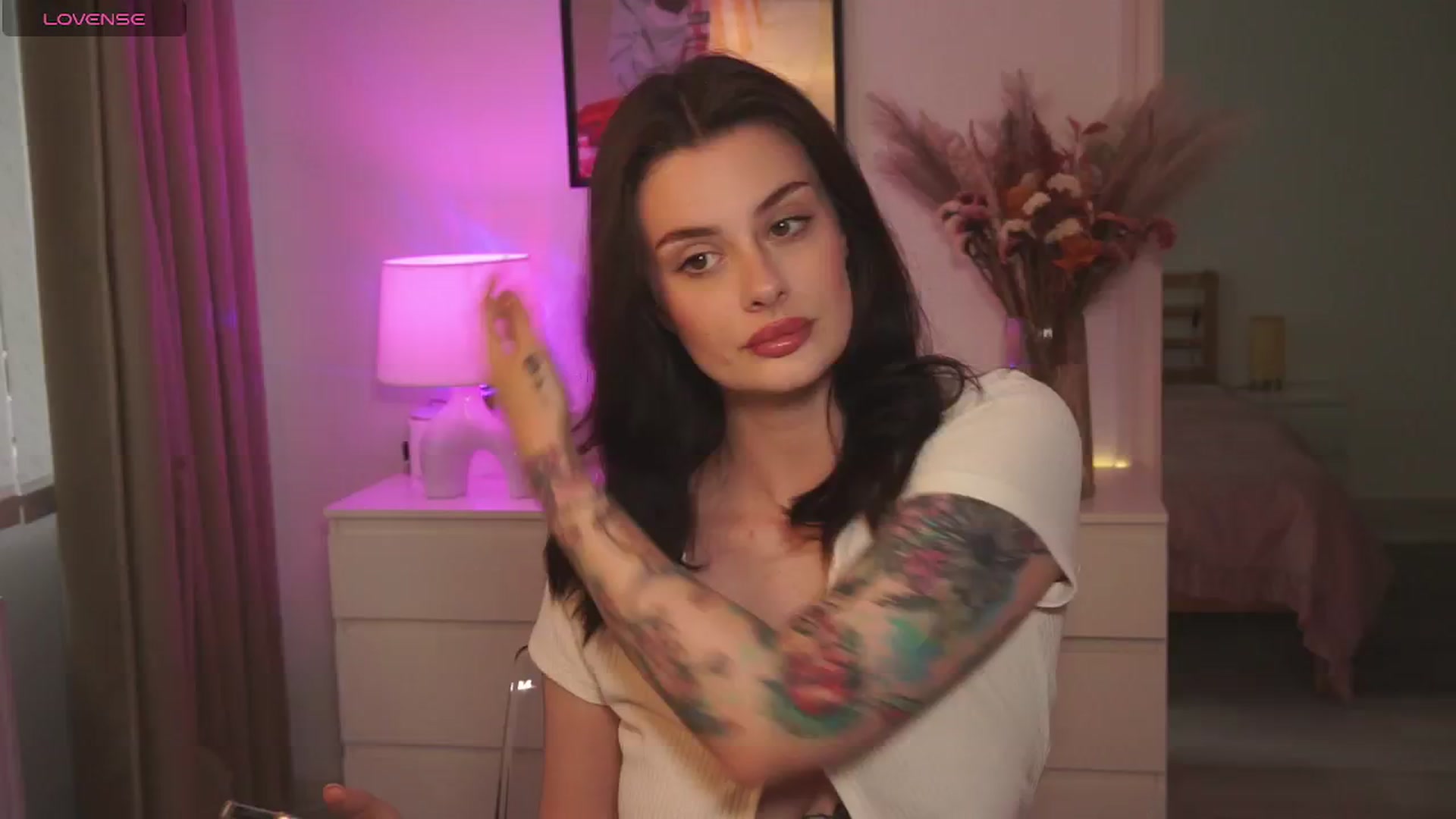 Gallery image thumbnail from lucynutty's myfreecams stream on, 05/03/2024, 16:37 image 1 of 20