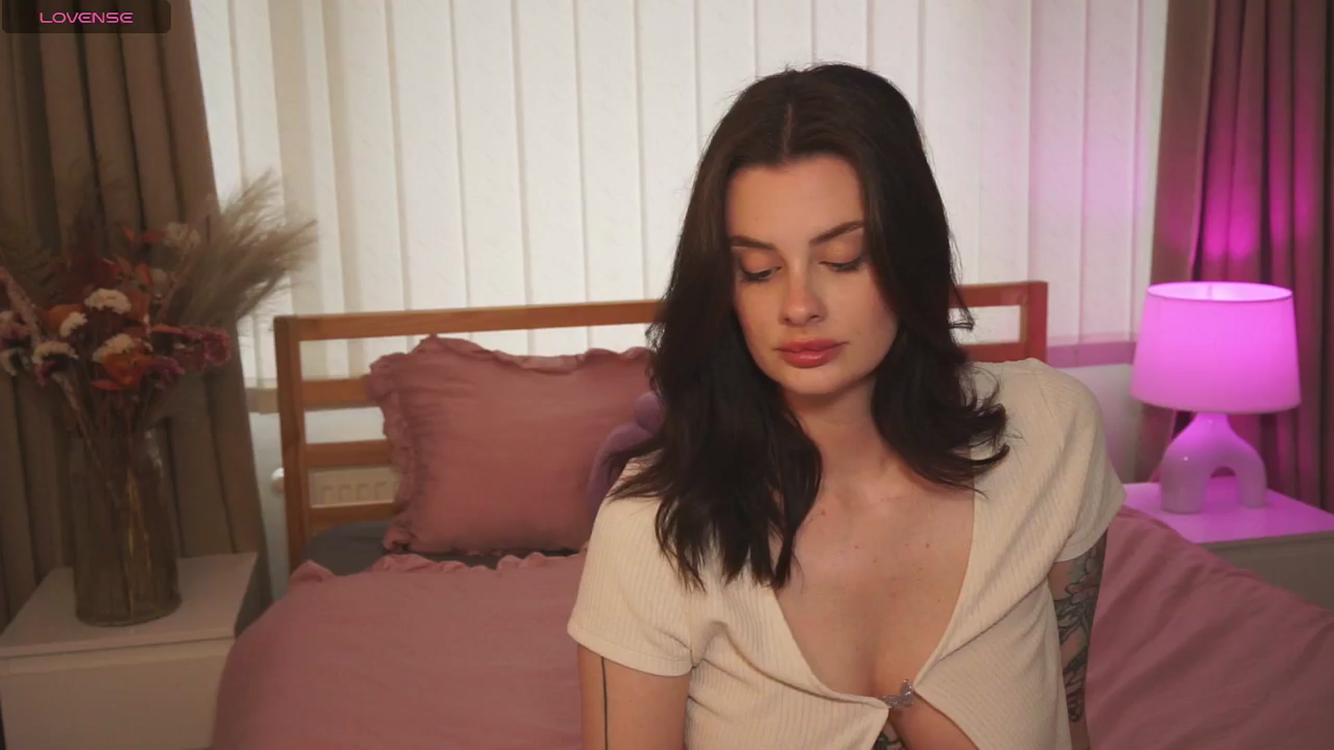 Gallery image thumbnail from lucynutty's myfreecams stream on, 05/06/2024, 16:36 image 9 of 20
