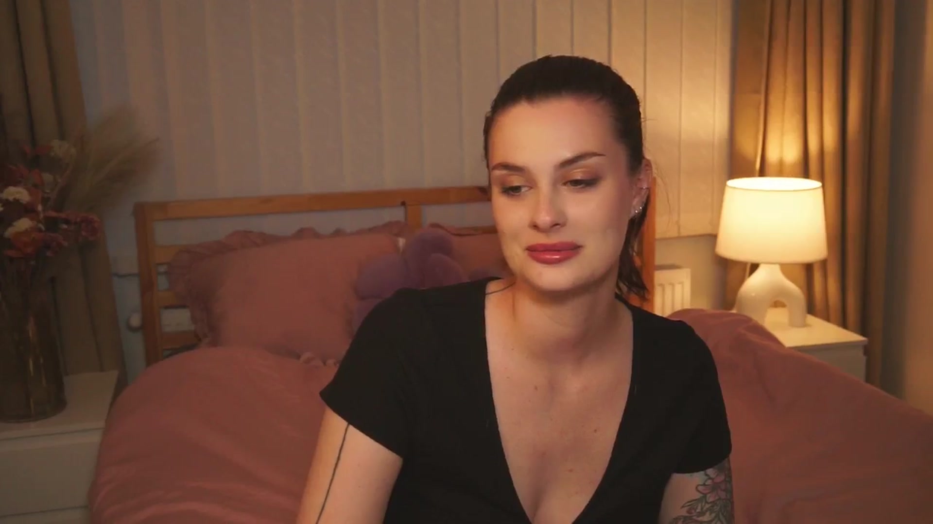 Gallery image thumbnail from lucynutty's myfreecams stream on, 05/08/2024, 18:02 image 20 of 20
