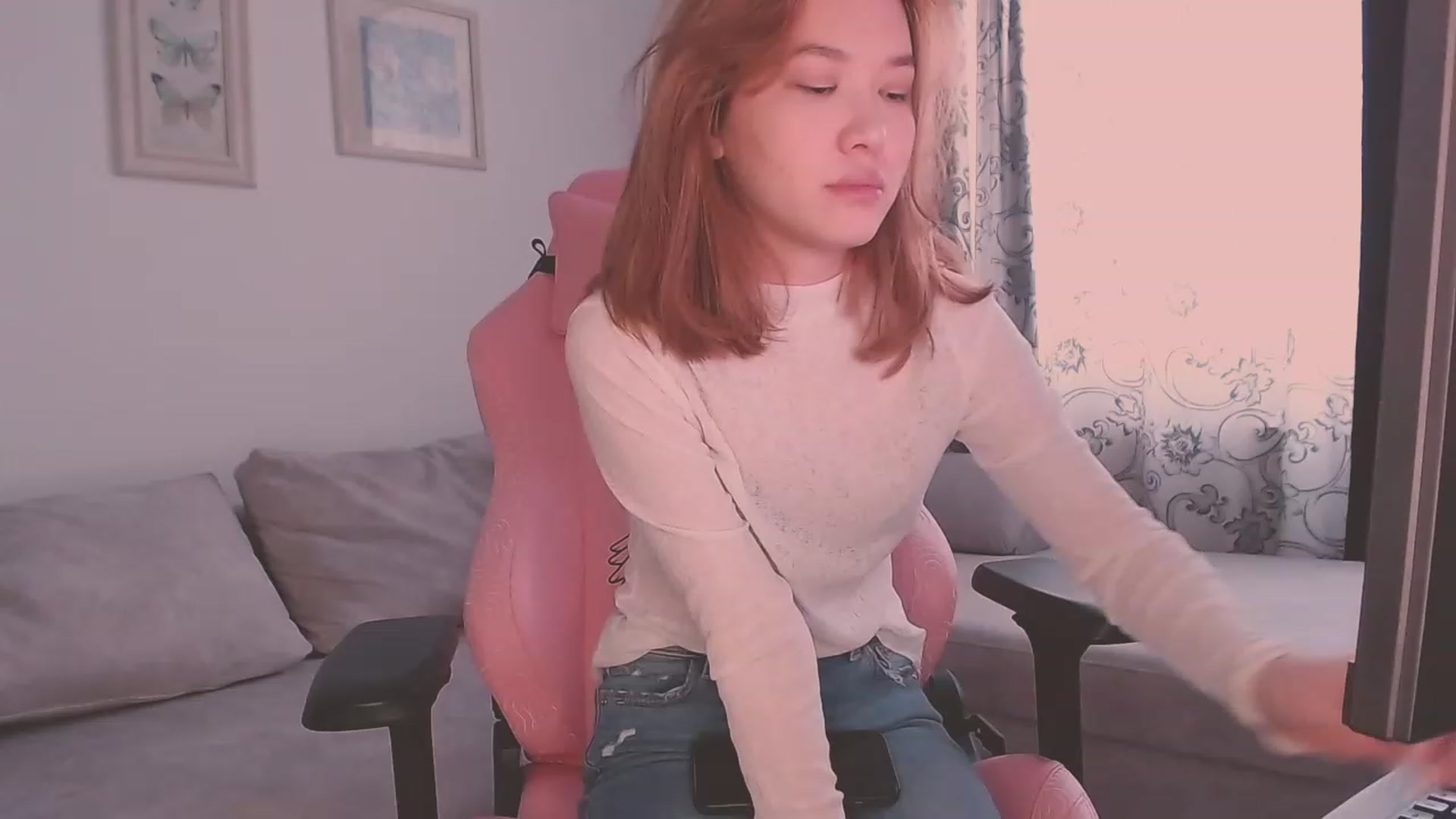 Gallery image thumbnail from luinaa's myfreecams stream on, 03/06/2023, 10:13 image 19 of 20