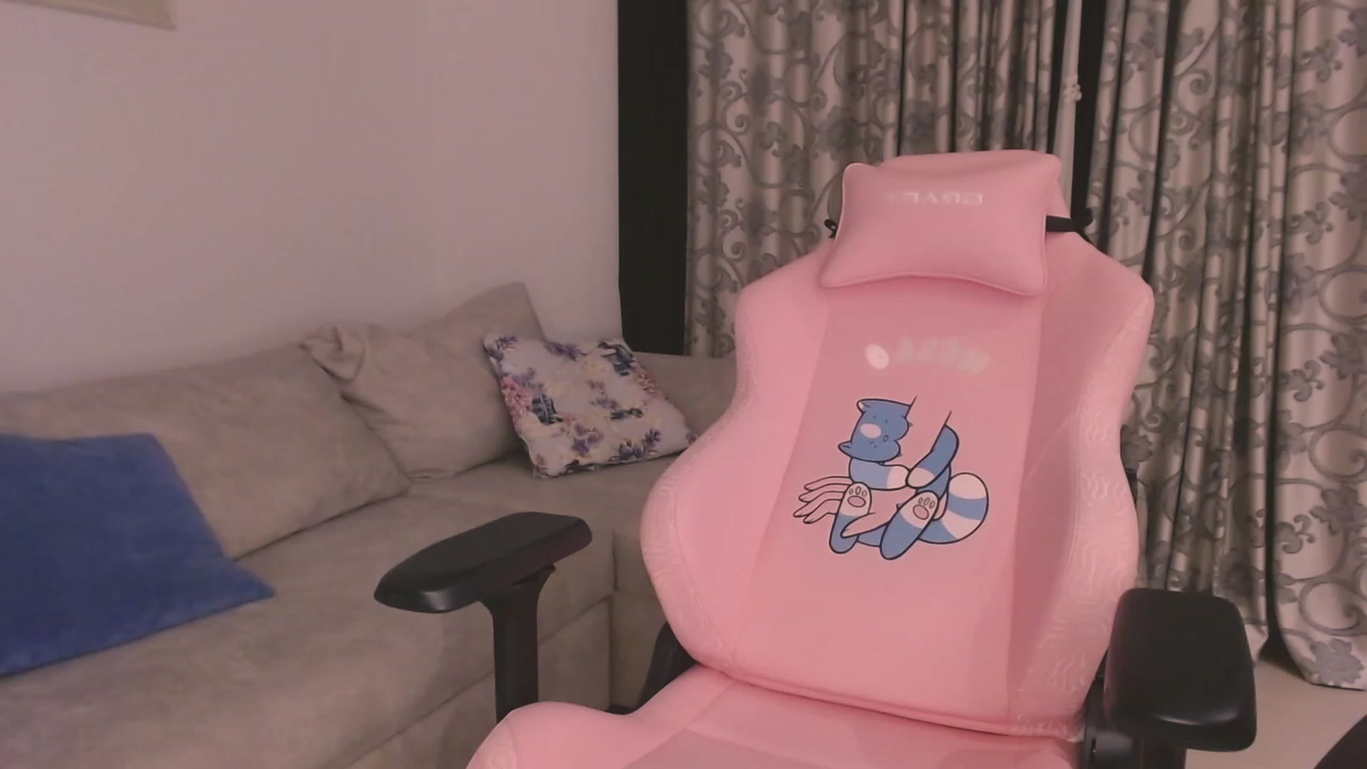 Gallery image thumbnail from luinaa's myfreecams stream on, 03/26/2023, 16:04 image 6 of 20
