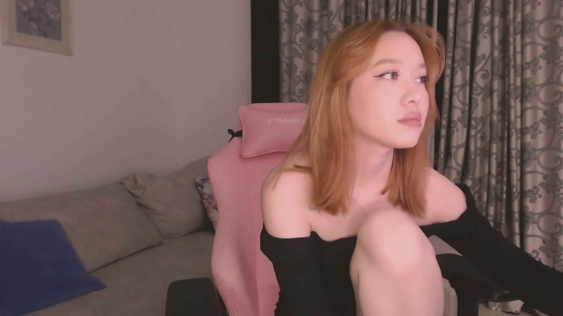 Gallery image thumbnail from luinaa's myfreecams stream on, 03/26/2023, 16:04 image 13 of 20