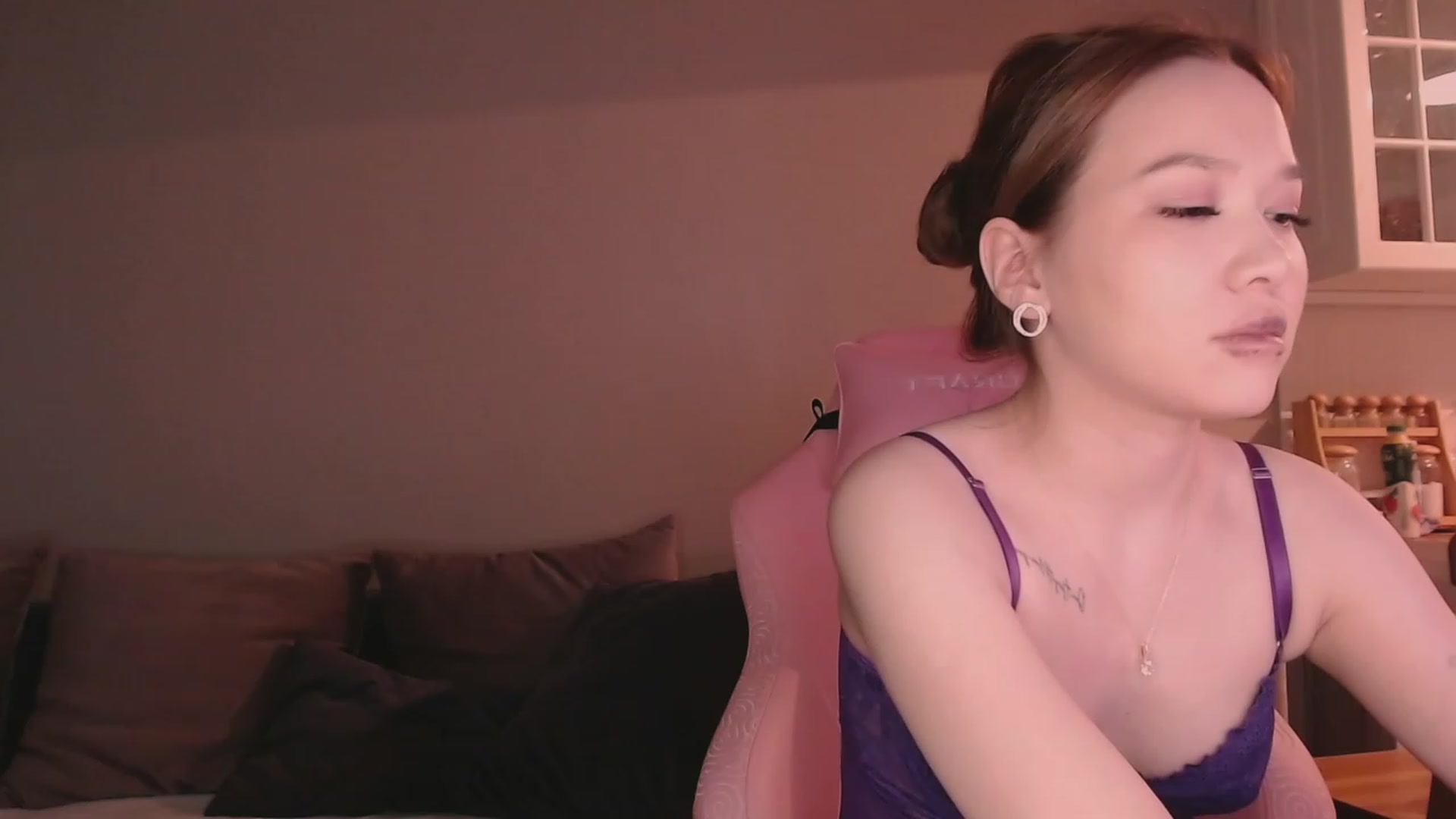 Gallery image thumbnail from luinaa's myfreecams stream on, 05/23/2023, 16:21 image 5 of 20