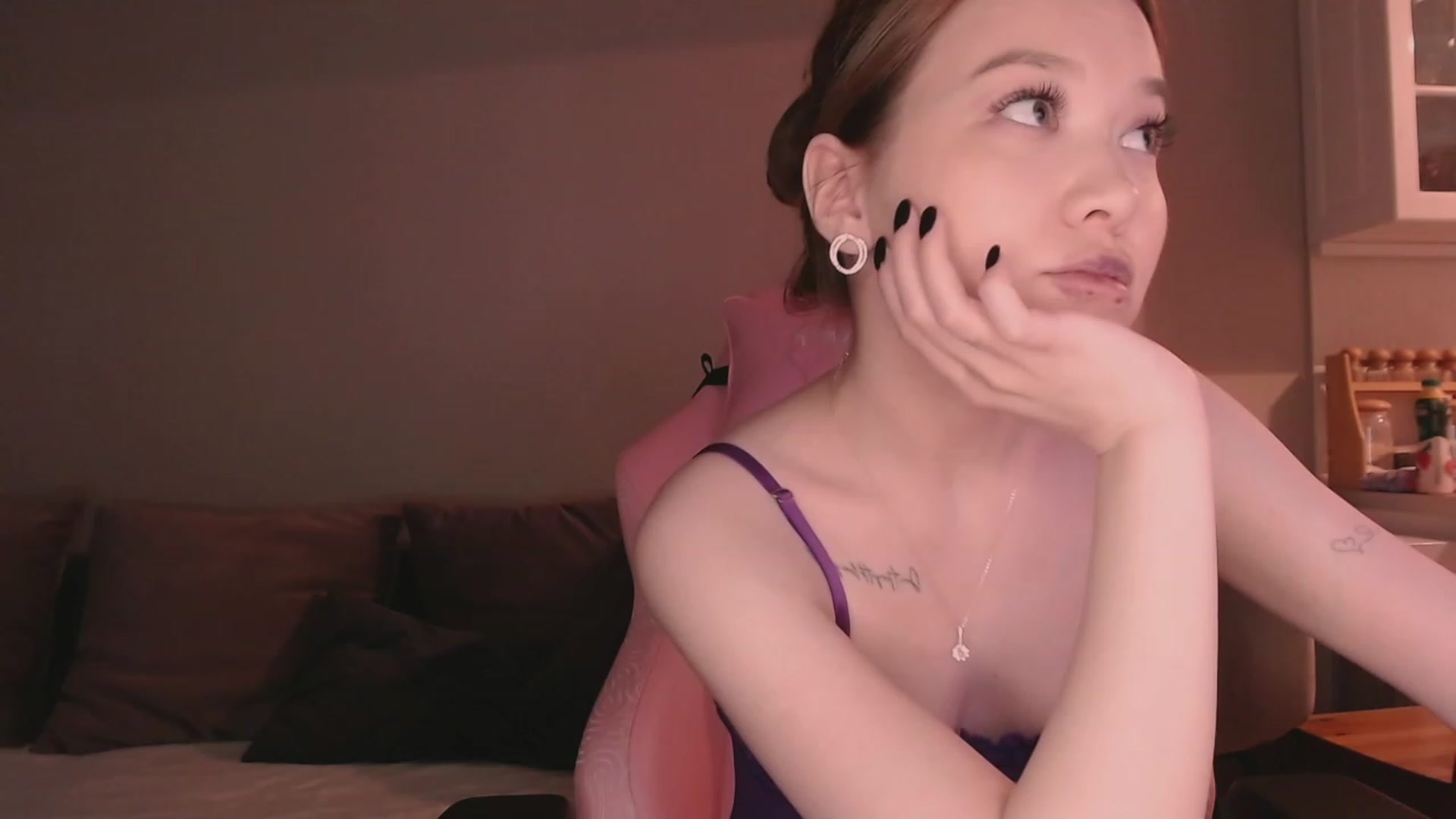 Gallery image thumbnail from luinaa's myfreecams stream on, 05/23/2023, 16:21 image 19 of 20