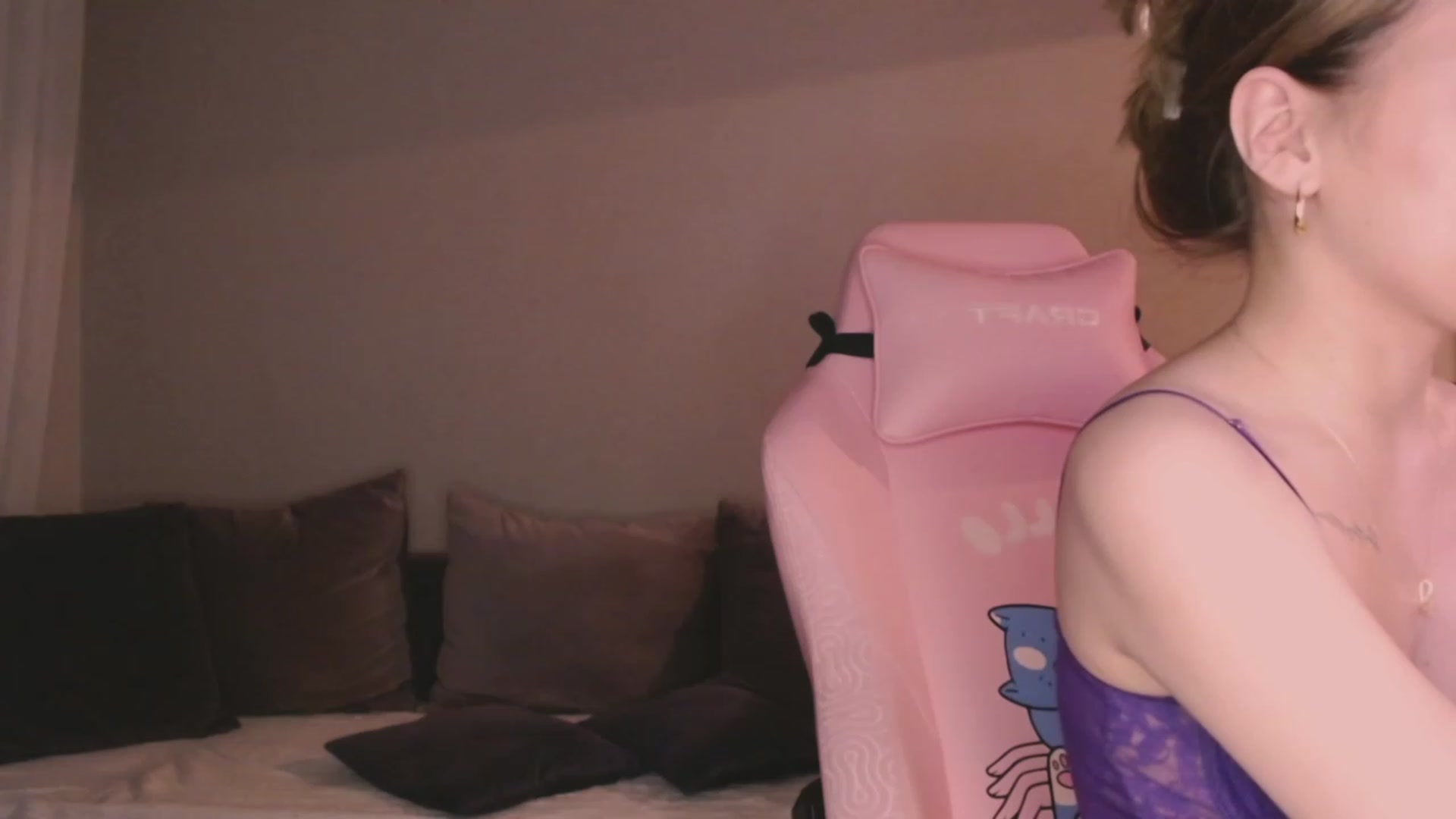 Gallery image thumbnail from luinaa's myfreecams stream on, 06/02/2023, 18:35 image 2 of 20