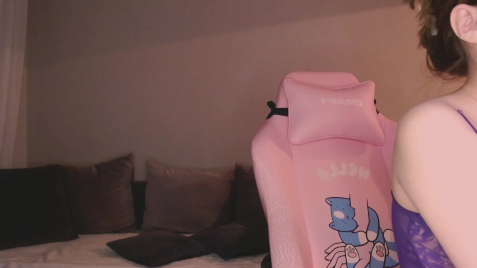 Gallery image thumbnail from luinaa's myfreecams stream on, 06/02/2023, 18:35 image 3 of 20