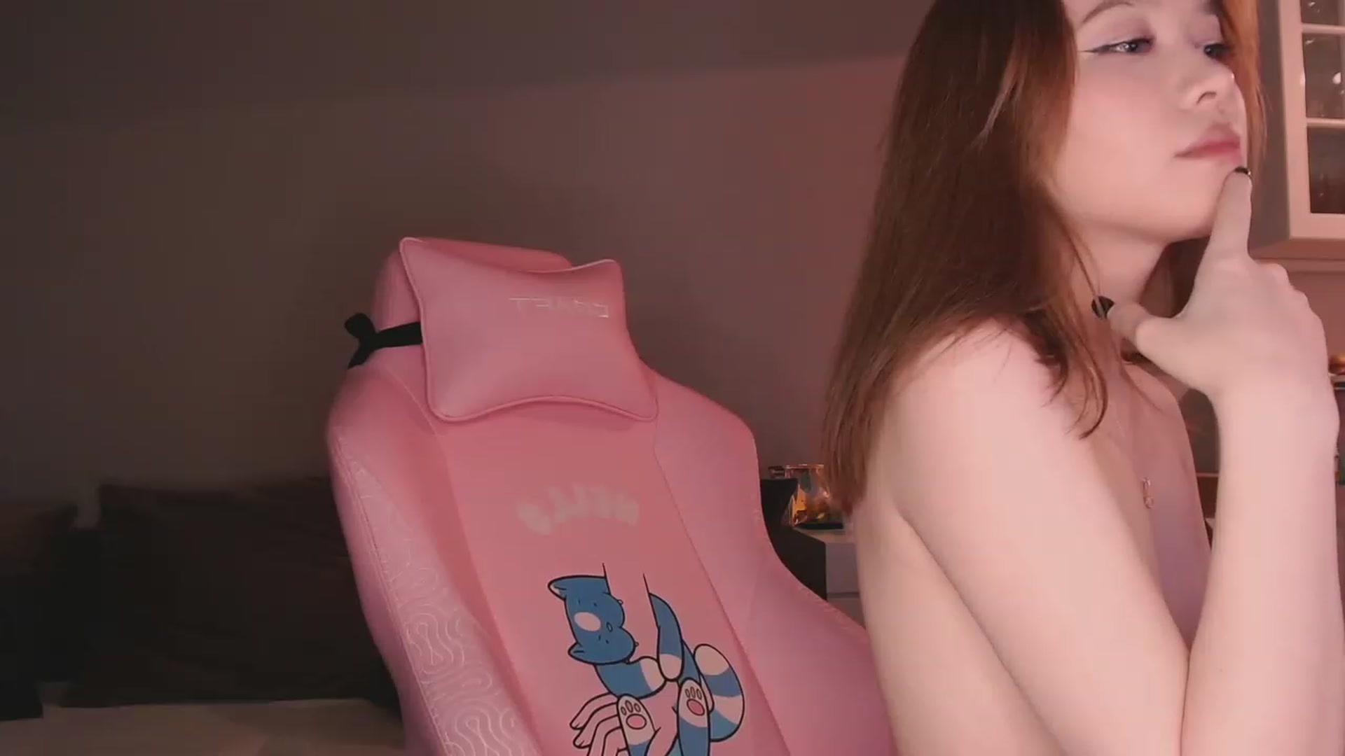 Gallery image thumbnail from luinaa's myfreecams stream on, 06/05/2023, 20:17 image 8 of 20