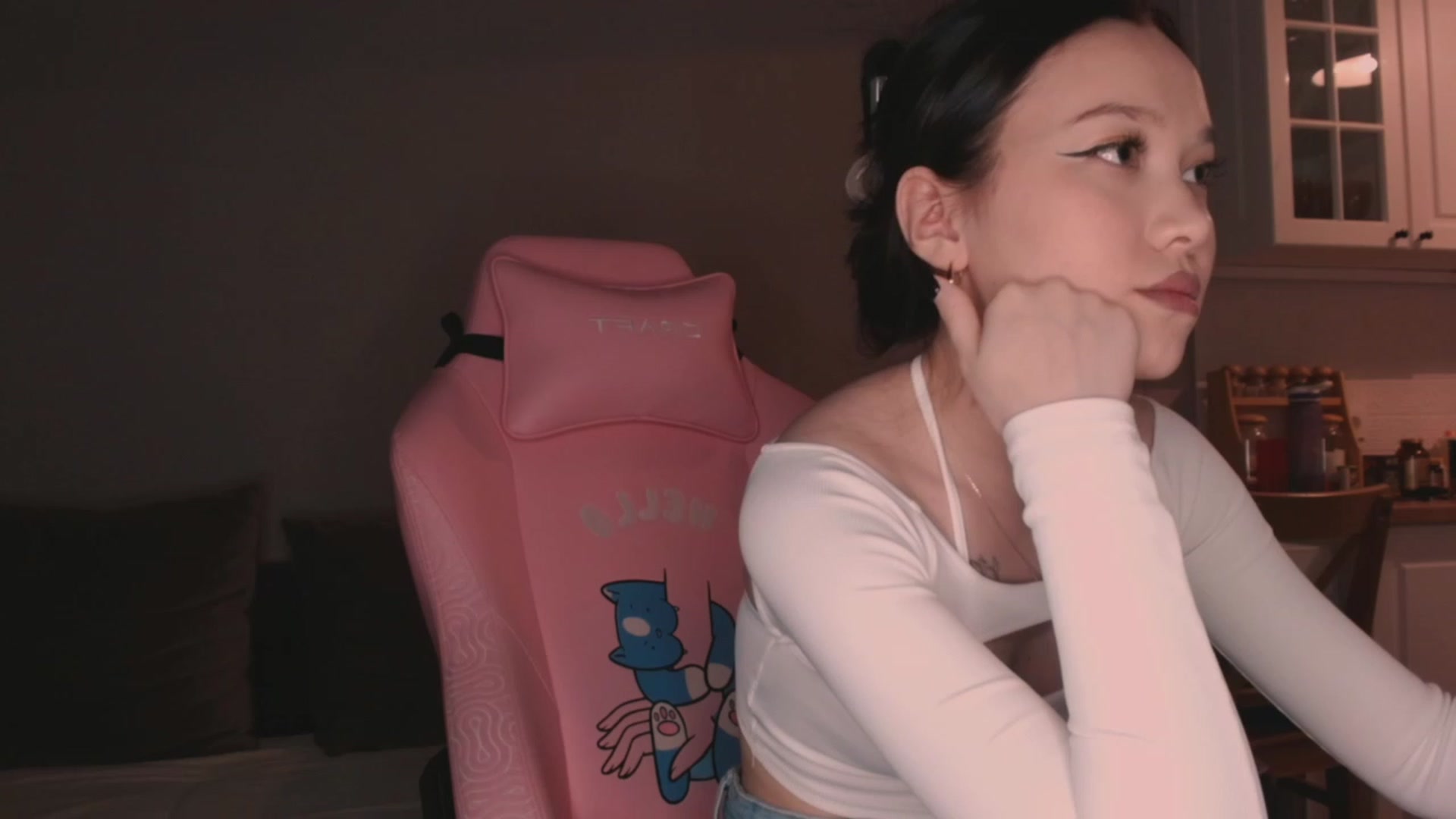 Gallery image thumbnail from luinaa's myfreecams stream on, 06/11/2023, 16:16 image 10 of 20