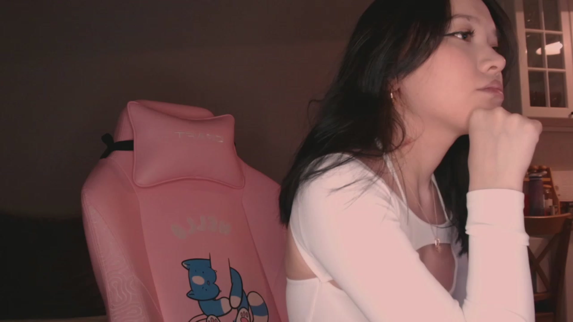 Gallery image thumbnail from luinaa's myfreecams stream on, 06/11/2023, 18:13 image 4 of 20
