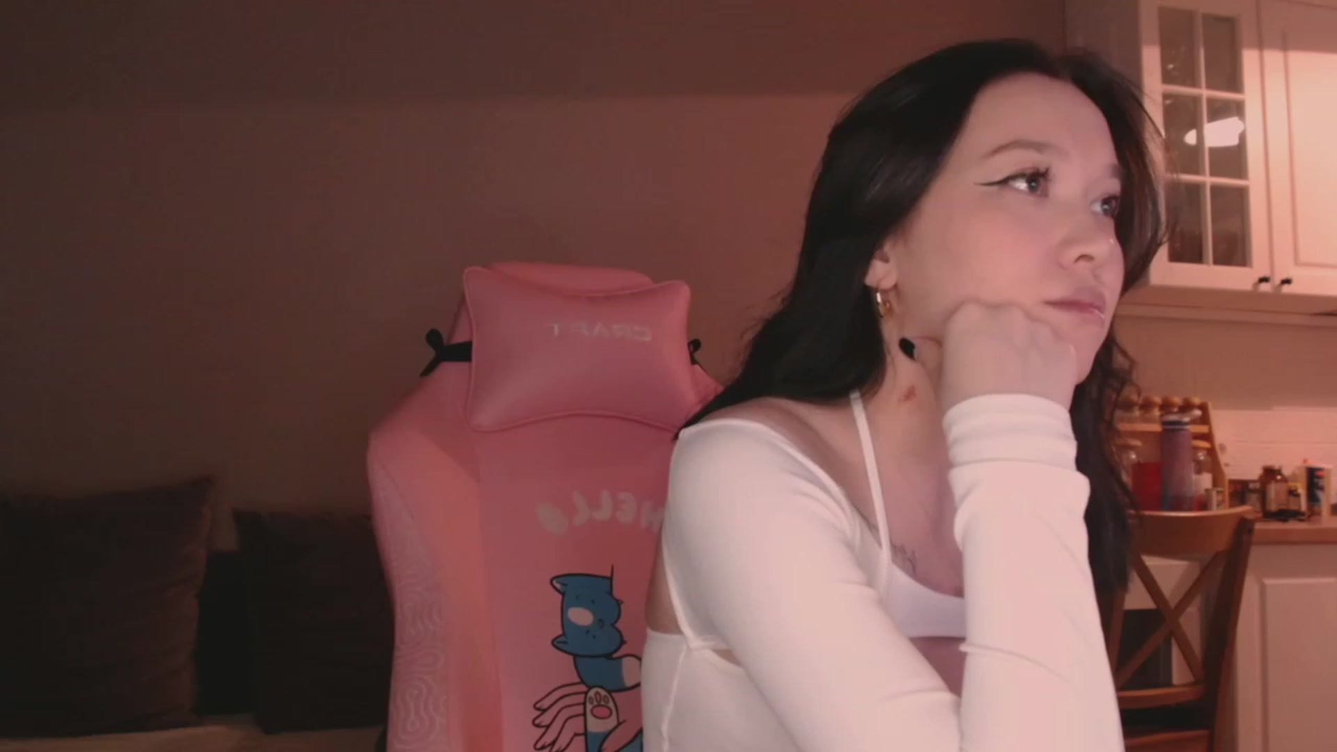Gallery image thumbnail from luinaa's myfreecams stream on, 06/11/2023, 18:13 image 18 of 20