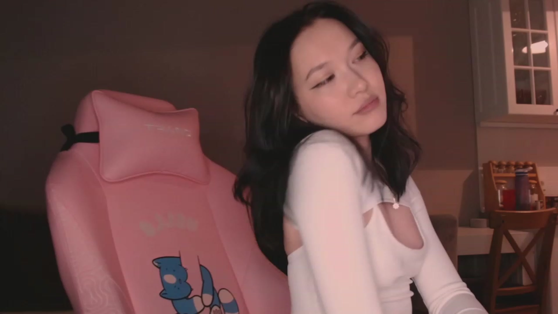 Gallery image thumbnail from luinaa's myfreecams stream on, 06/11/2023, 18:13 image 6 of 20