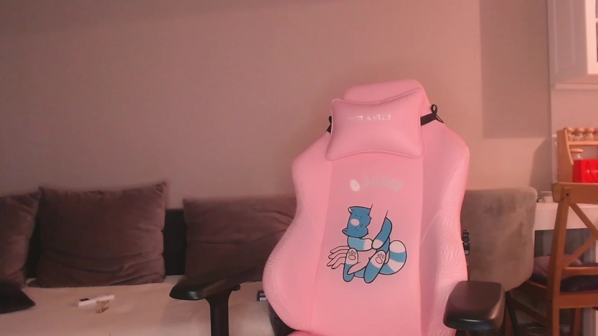 Gallery image thumbnail from luinaa's myfreecams stream on, 06/15/2023, 17:17 image 19 of 20