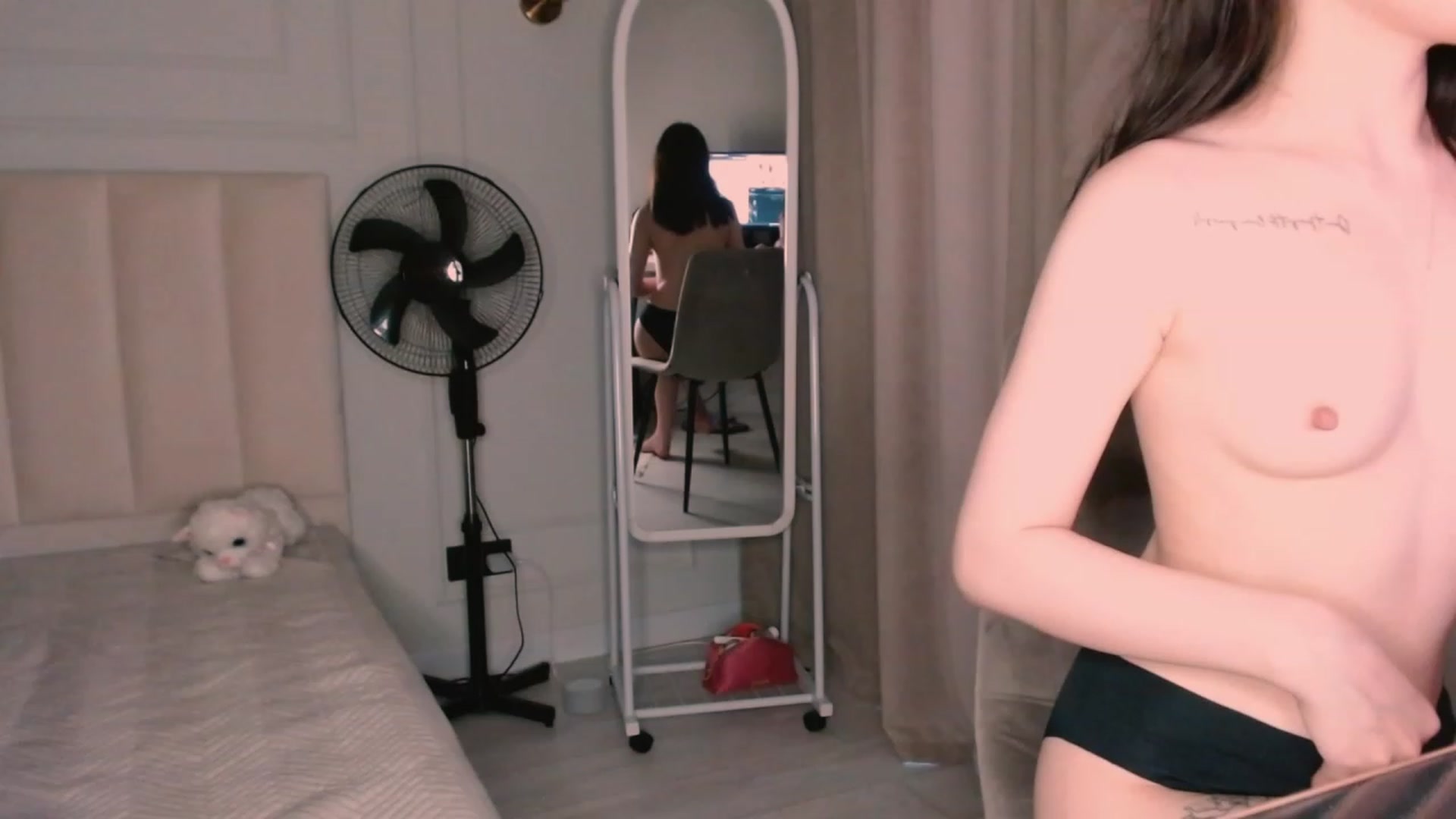 Gallery image thumbnail from luinaa's myfreecams stream on, 07/31/2023, 23:46 image 19 of 20