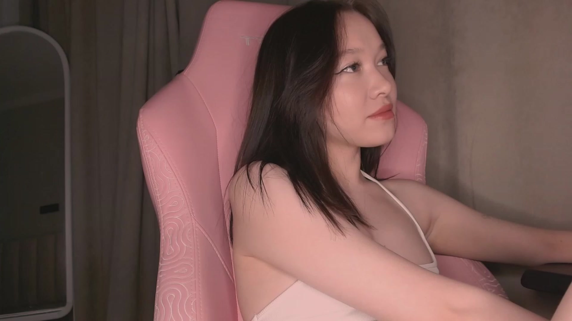 Gallery image thumbnail from luinaa's myfreecams stream on, 09/06/2023, 15:21 image 9 of 20