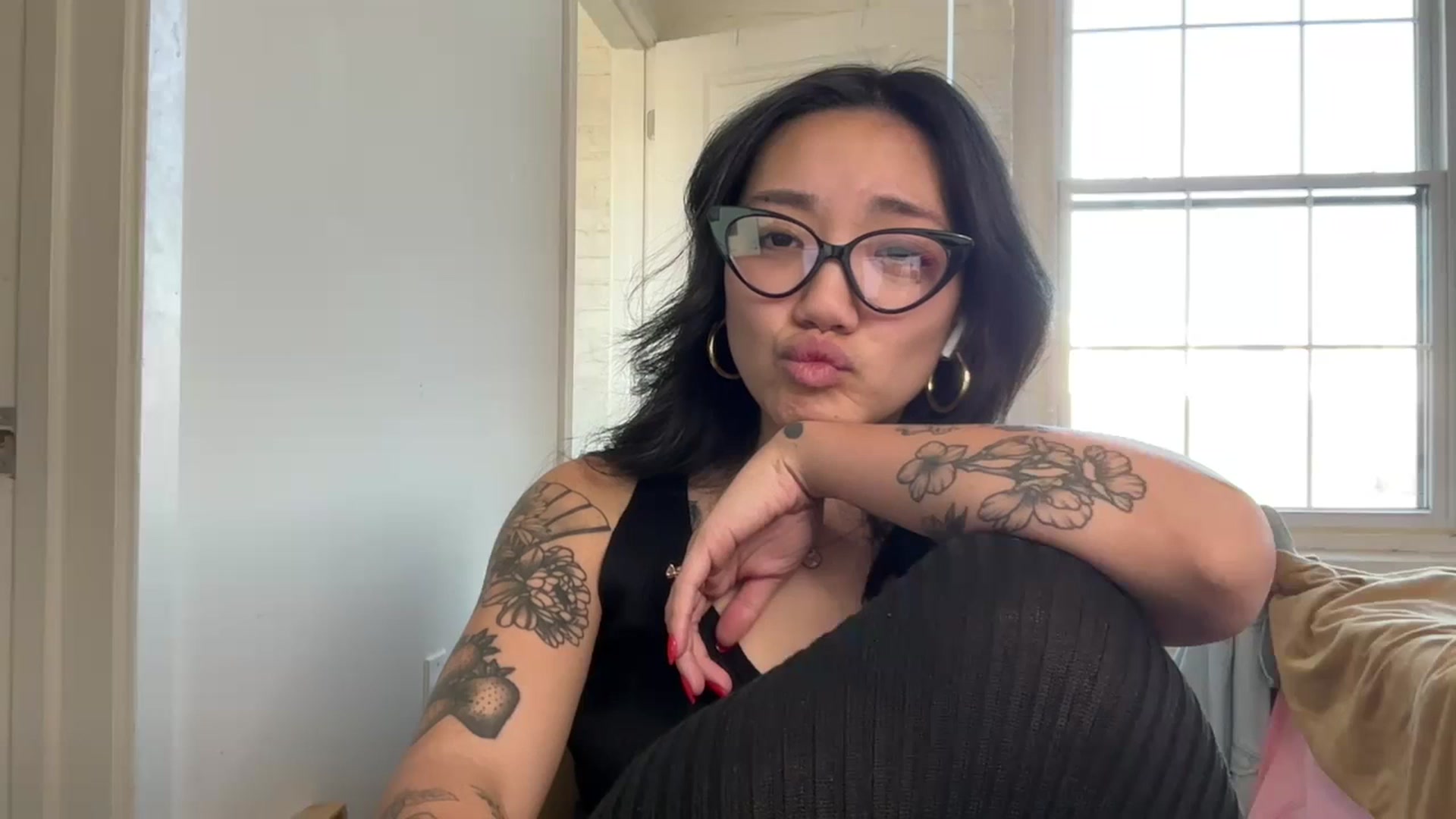 Gallery image thumbnail from luna_tsukiko's myfreecams stream on, 03/29/2024, 14:47 image 11 of 20