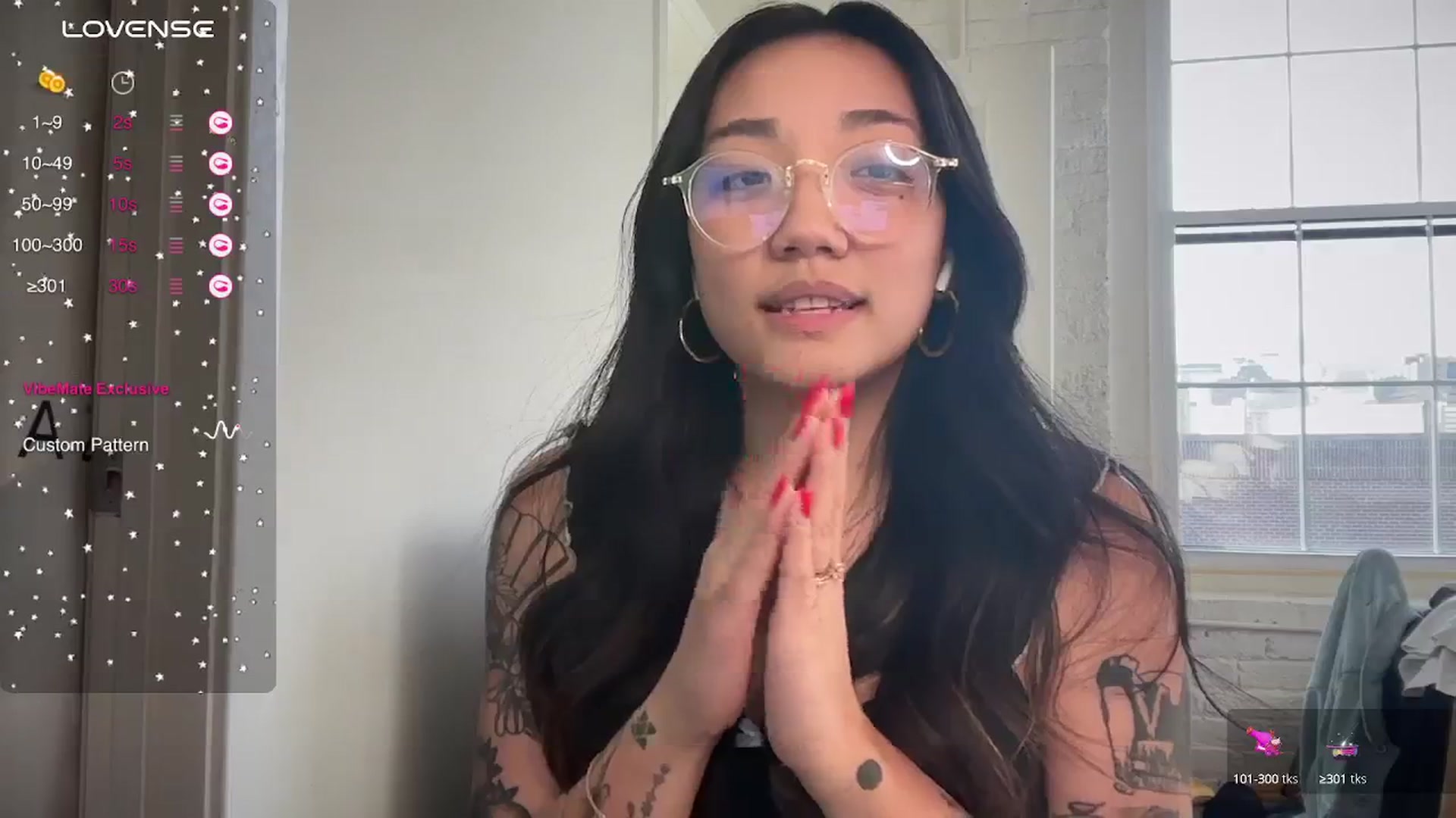 Gallery image thumbnail from luna_tsukiko's myfreecams stream on, 04/03/2024, 22:25 image 13 of 20