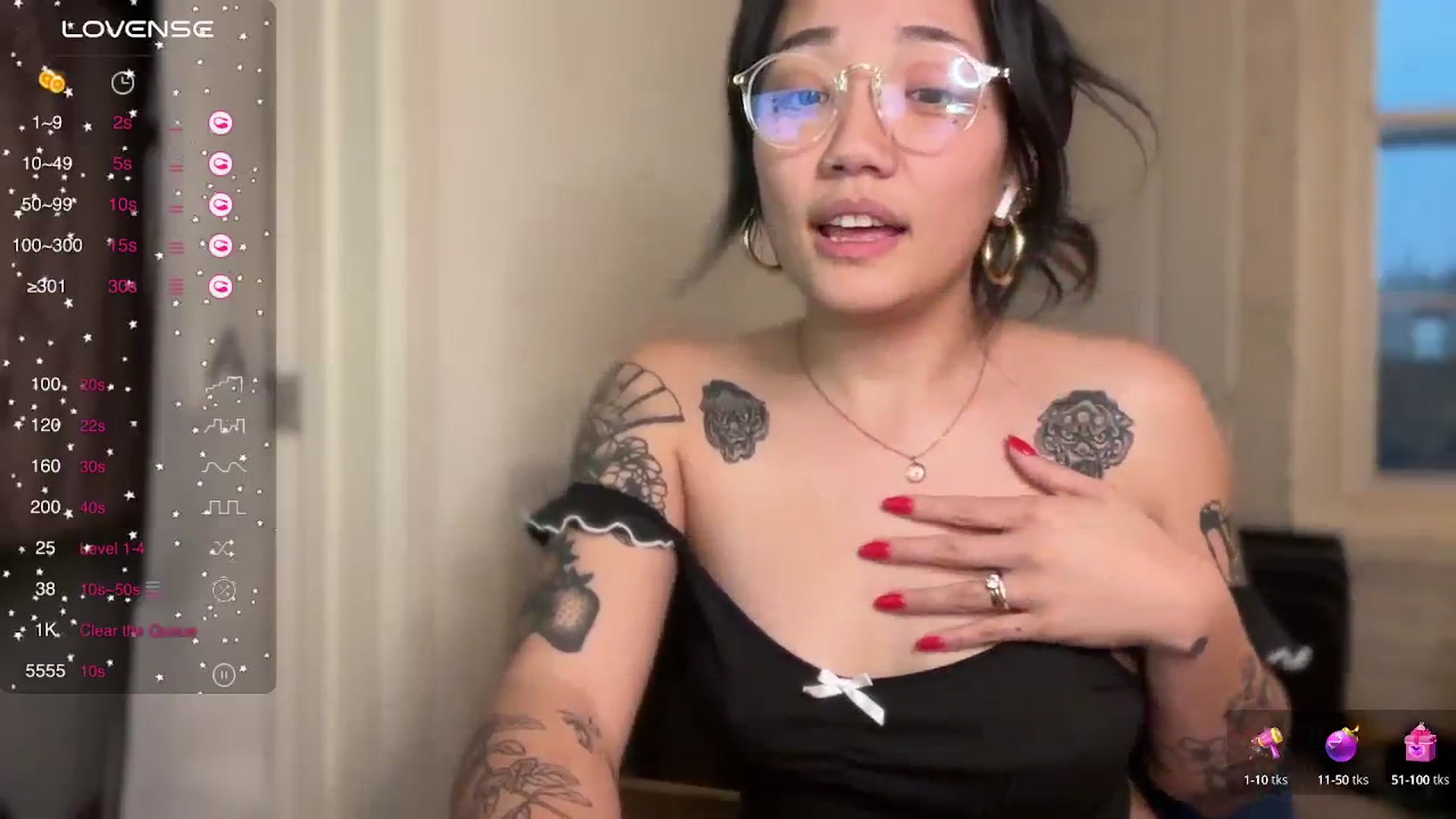 Gallery image thumbnail from luna_tsukiko's myfreecams stream on, 04/03/2024, 23:28 image 8 of 20