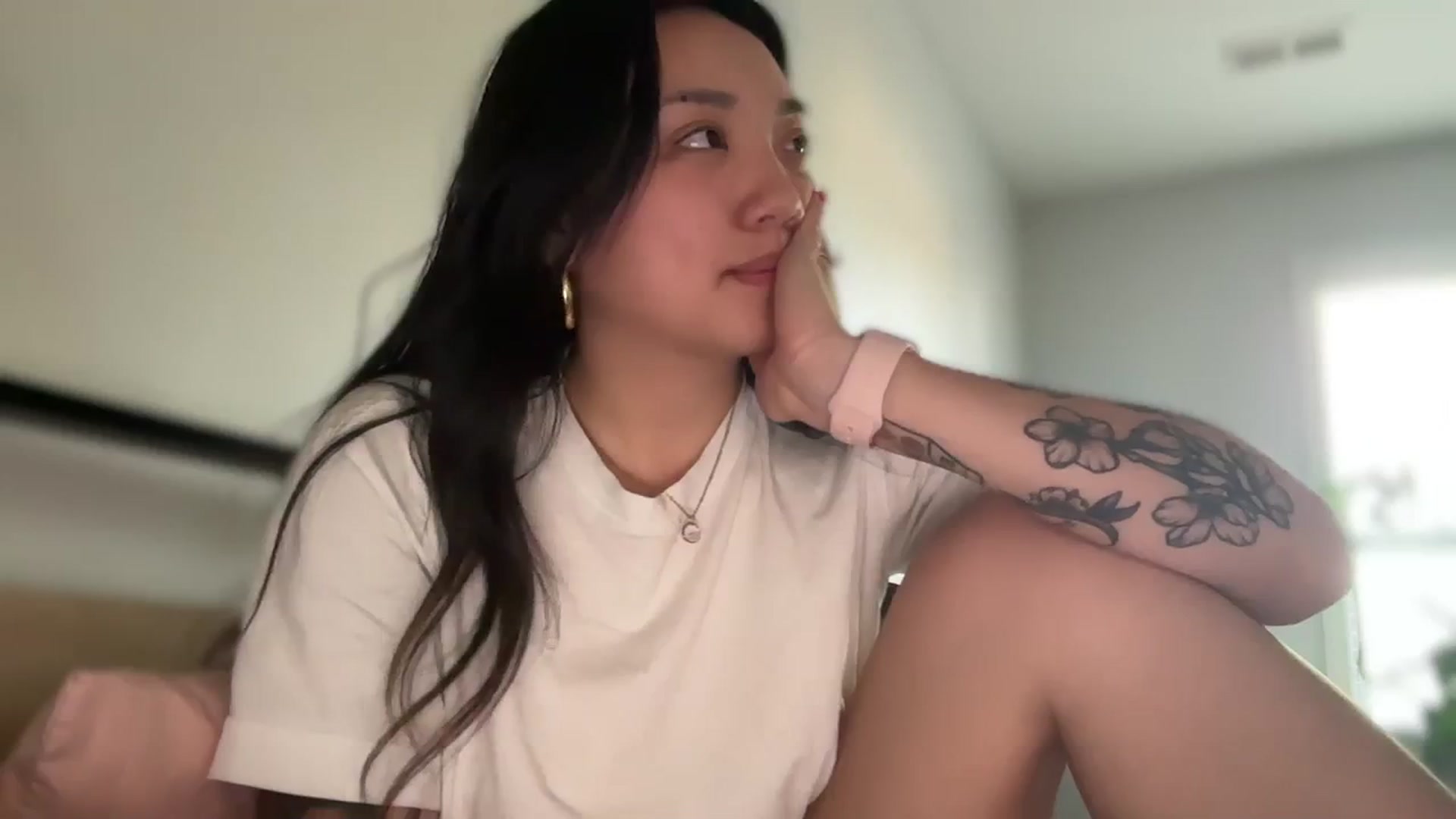 Gallery image thumbnail from luna_tsukiko's myfreecams stream on, 04/07/2024, 23:18 image 20 of 20