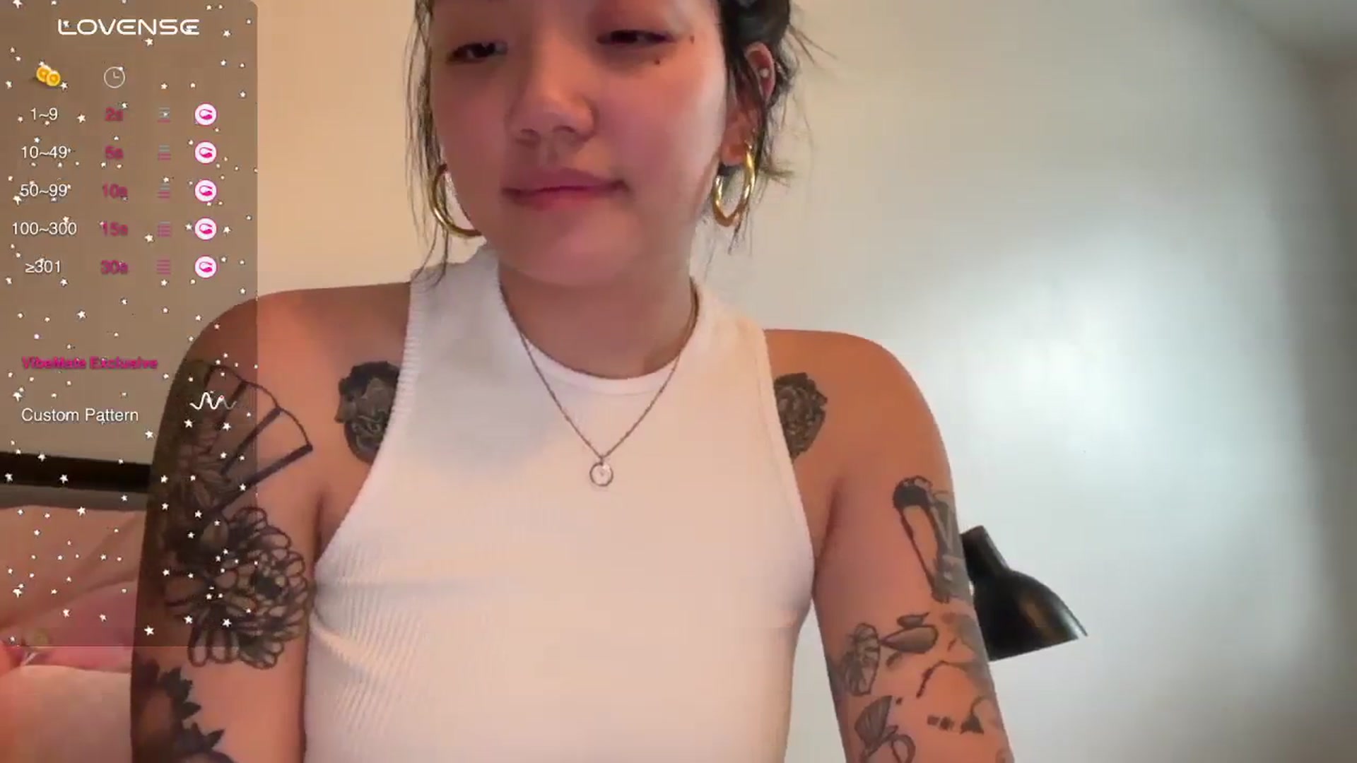 Gallery image thumbnail from luna_tsukiko's myfreecams stream on, 04/10/2024, 14:12 image 13 of 20