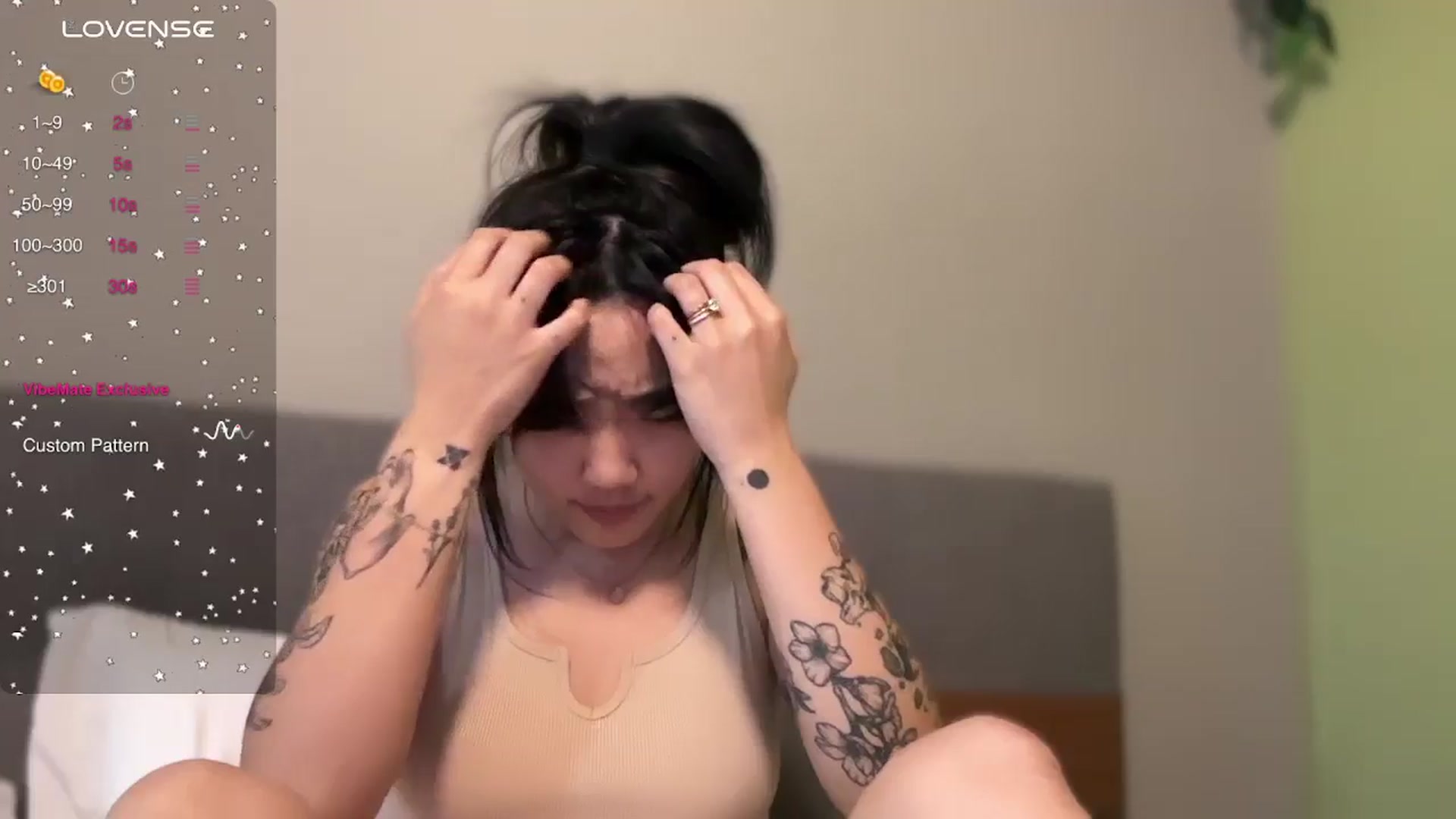 Gallery image thumbnail from luna_tsukiko's myfreecams stream on, 04/27/2024, 20:34 image 14 of 20