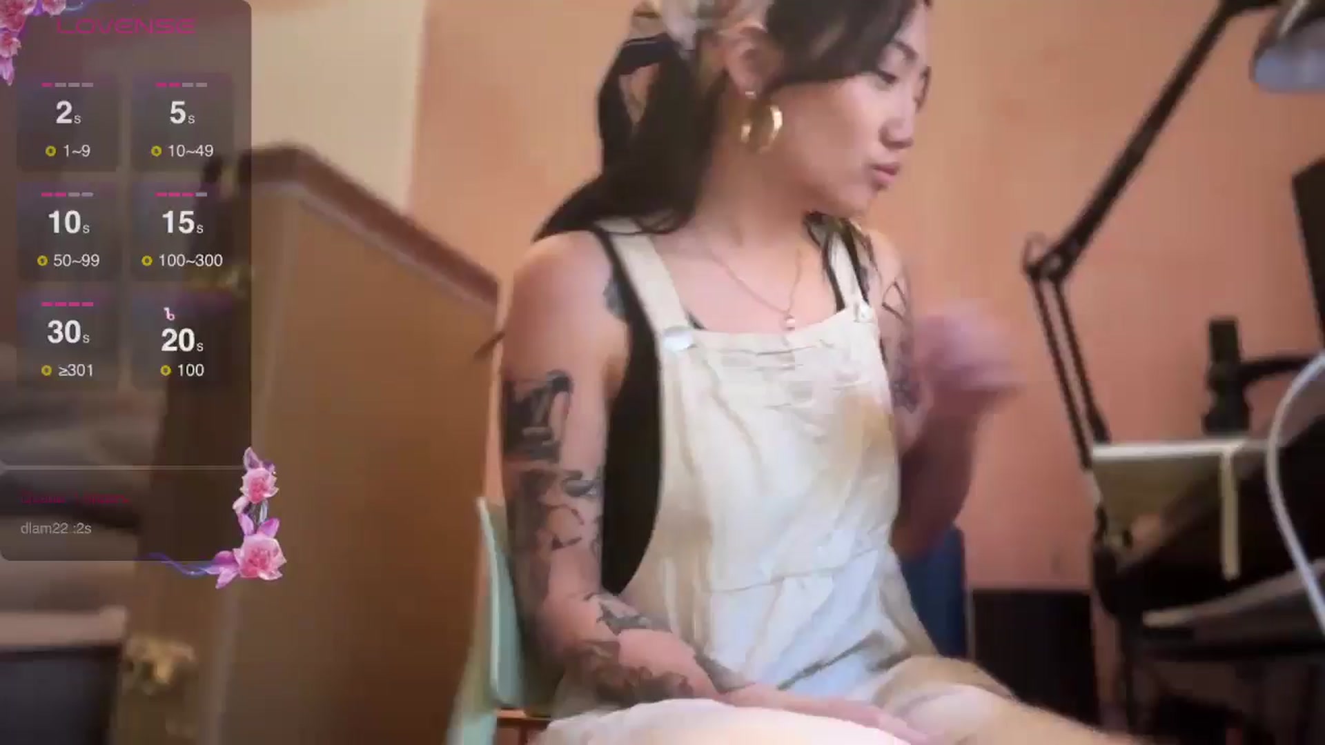 Gallery image thumbnail from luna_tsukiko's myfreecams stream on, 08/26/2024, 16:06 image 1 of 20