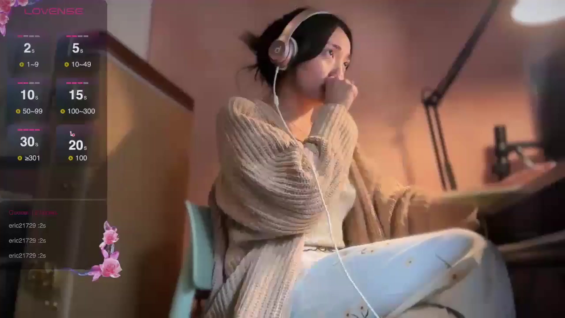 Gallery image thumbnail from luna_tsukiko's myfreecams stream on, 09/02/2024, 19:00 image 16 of 20