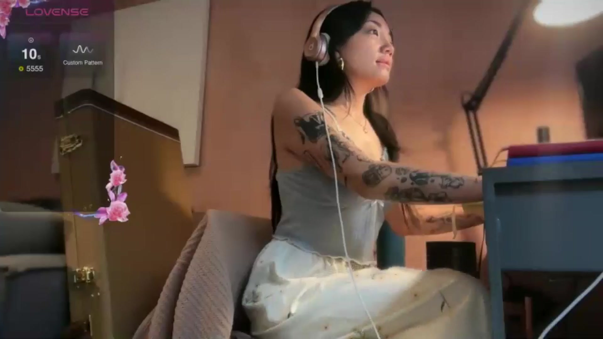 Gallery image thumbnail from luna_tsukiko's myfreecams stream on, 09/11/2024, 15:53 image 20 of 20