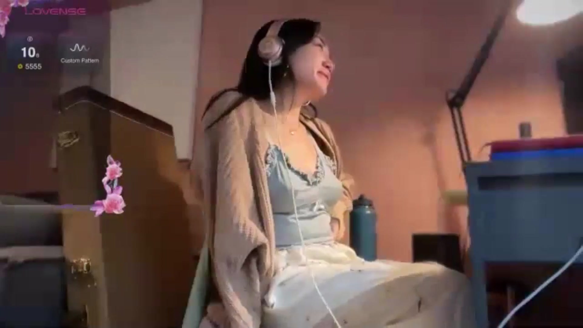 Gallery image thumbnail from luna_tsukiko's myfreecams stream on, 09/11/2024, 15:53 image 8 of 20