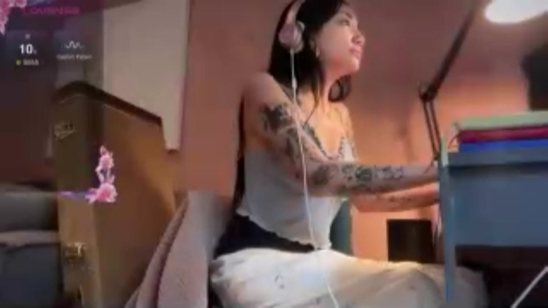 Gallery image thumbnail from luna_tsukiko's myfreecams stream on, 09/11/2024, 16:37 image 2 of 20