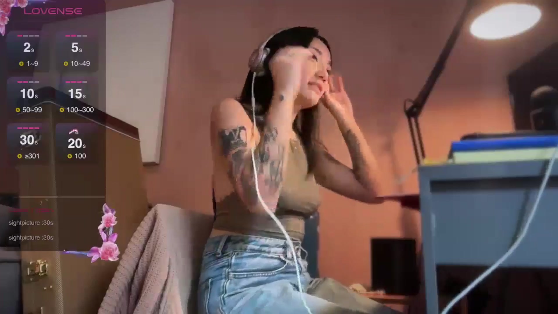 Gallery image thumbnail from luna_tsukiko's myfreecams stream on, 09/12/2024, 18:59 image 19 of 20