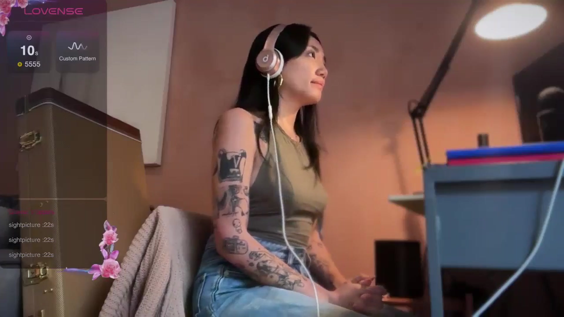 Gallery image thumbnail from luna_tsukiko's myfreecams stream on, 09/12/2024, 18:59 image 11 of 20