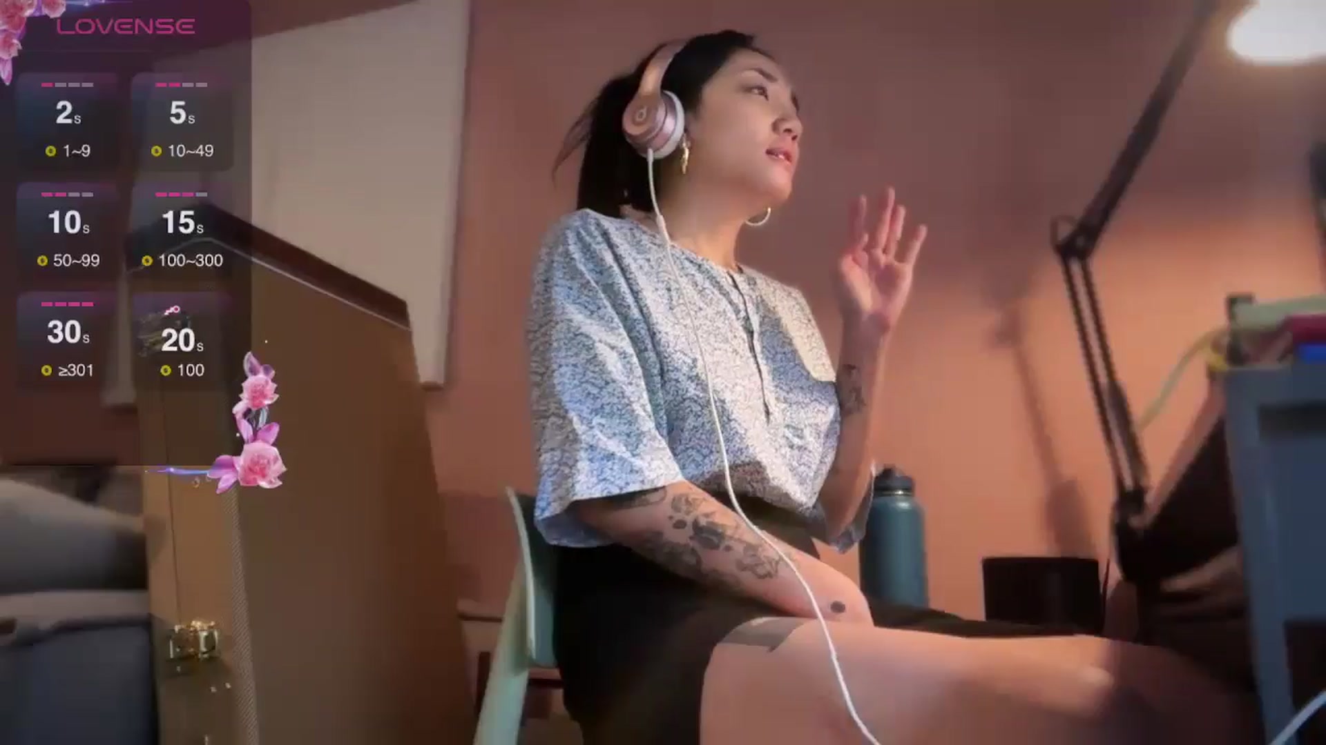 Gallery image thumbnail from luna_tsukiko's myfreecams stream on, 09/13/2024, 17:19 image 8 of 20