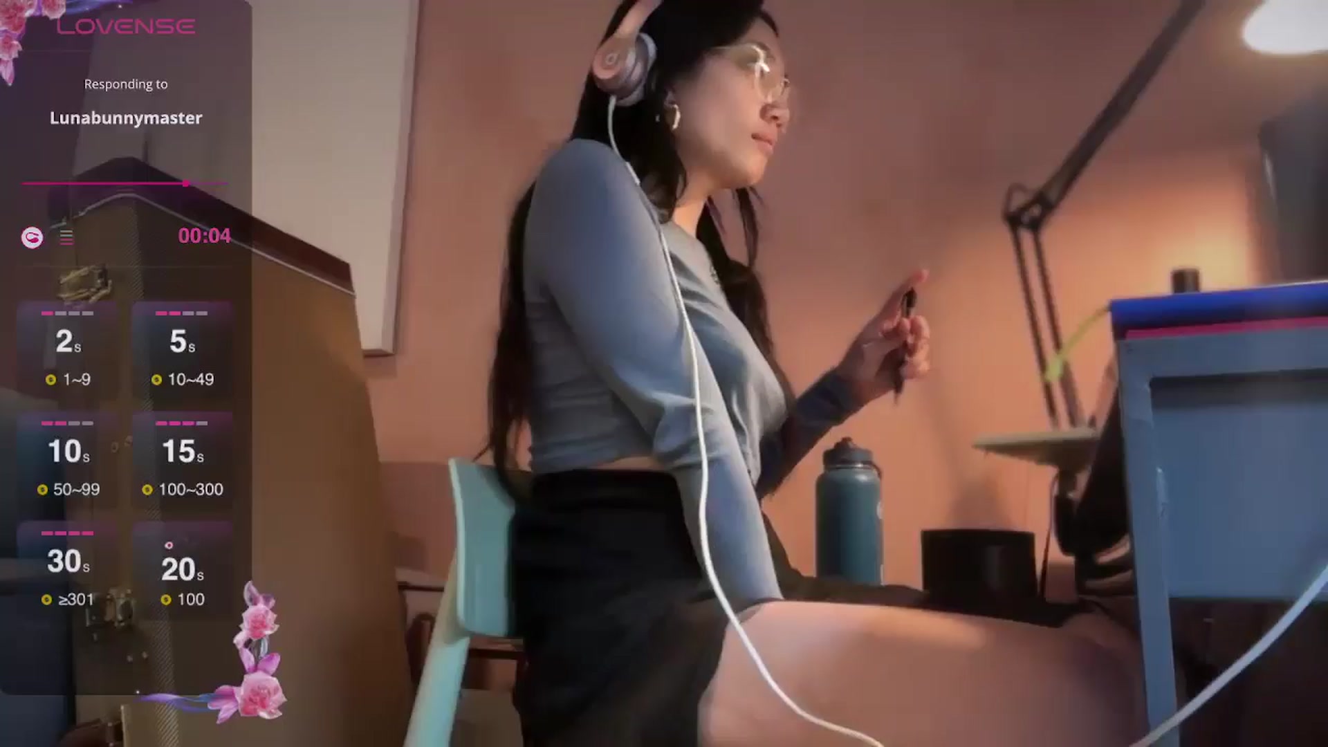 Gallery image thumbnail from luna_tsukiko's myfreecams stream on, 09/16/2024, 16:06 image 19 of 20