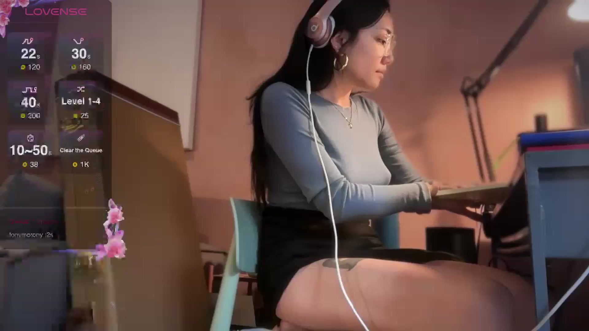 Gallery image thumbnail from luna_tsukiko's myfreecams stream on, 09/17/2024, 06:06 image 3 of 20