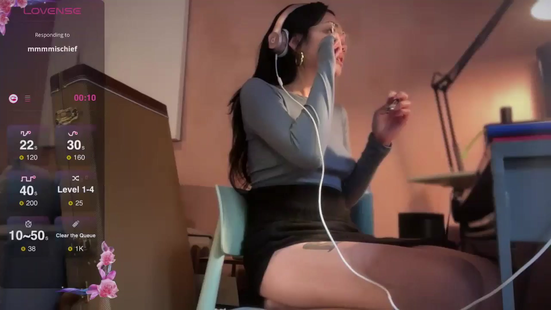 Gallery image thumbnail from luna_tsukiko's myfreecams stream on, 09/17/2024, 06:06 image 1 of 20