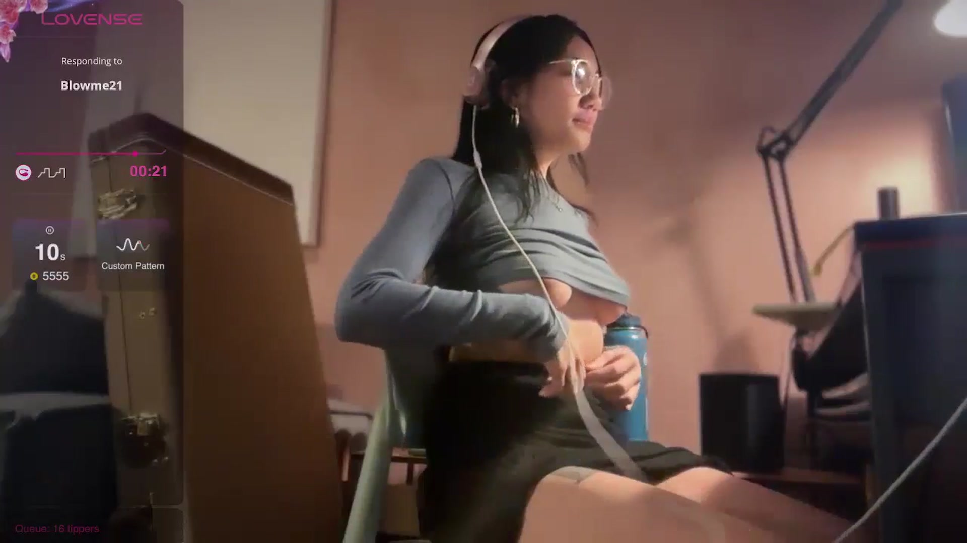 Gallery image thumbnail from luna_tsukiko's myfreecams stream on, 09/17/2024, 06:07 image 20 of 20