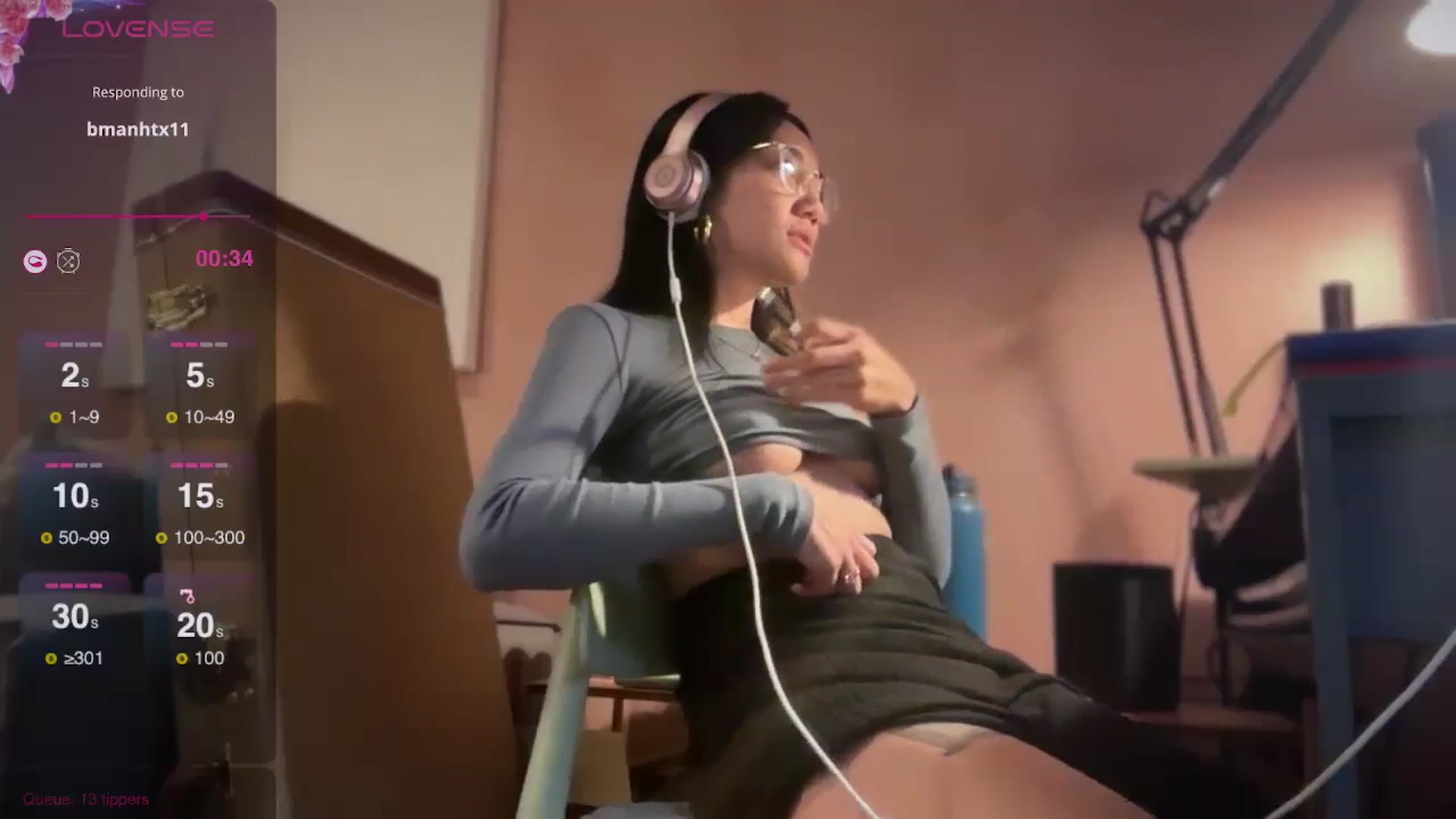 Gallery image thumbnail from luna_tsukiko's myfreecams stream on, 09/17/2024, 06:07 image 16 of 20