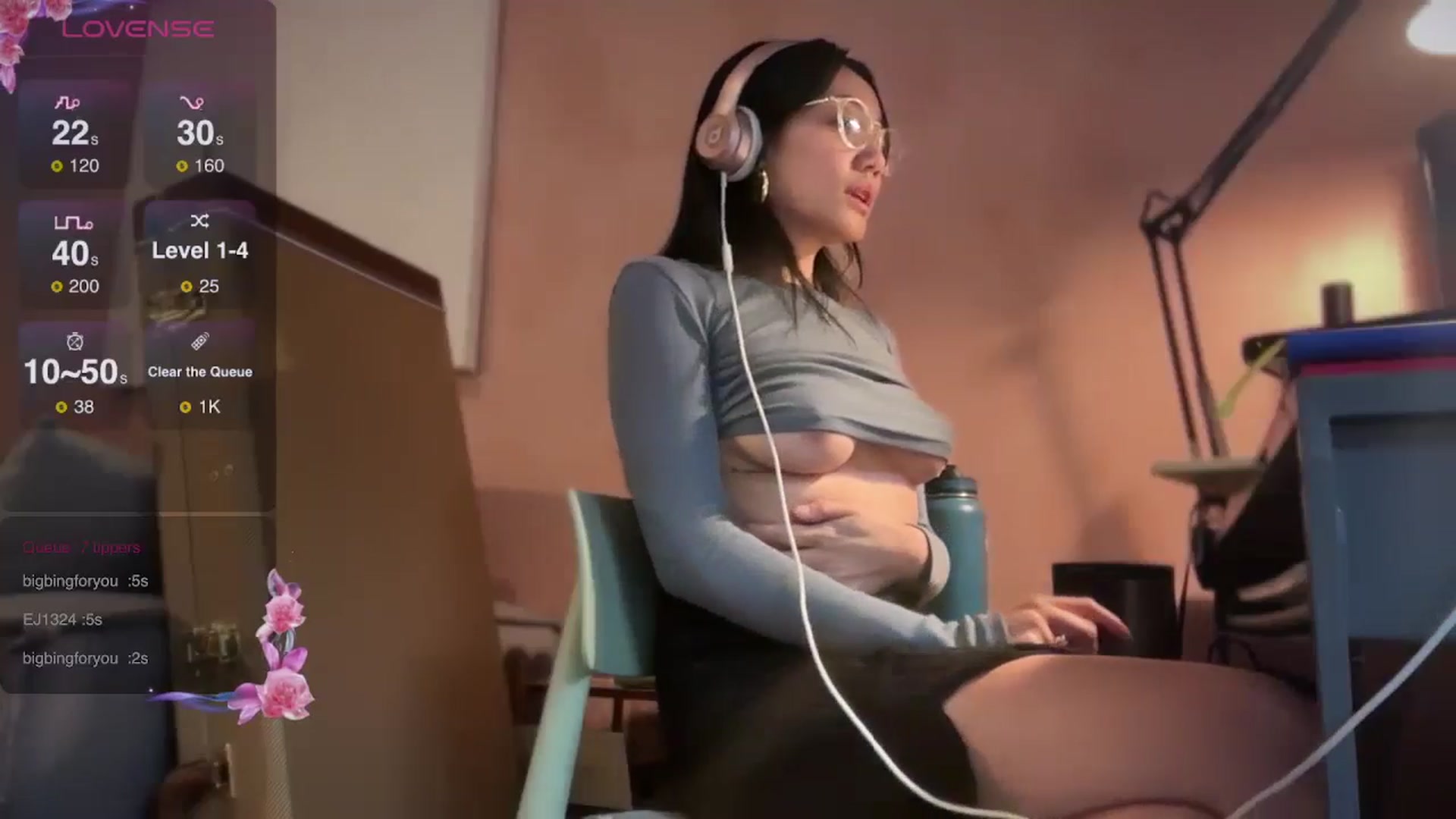 Gallery image thumbnail from luna_tsukiko's myfreecams stream on, 09/17/2024, 06:07 image 2 of 20