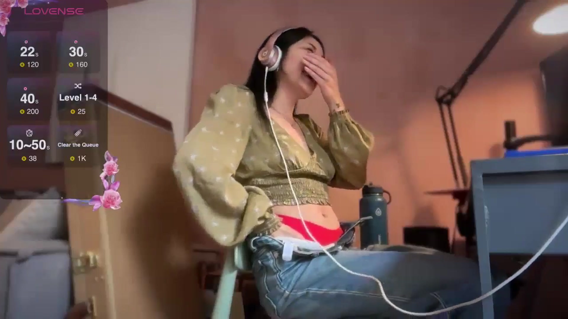 Gallery image thumbnail from luna_tsukiko's myfreecams stream on, 09/17/2024, 18:56 image 6 of 20