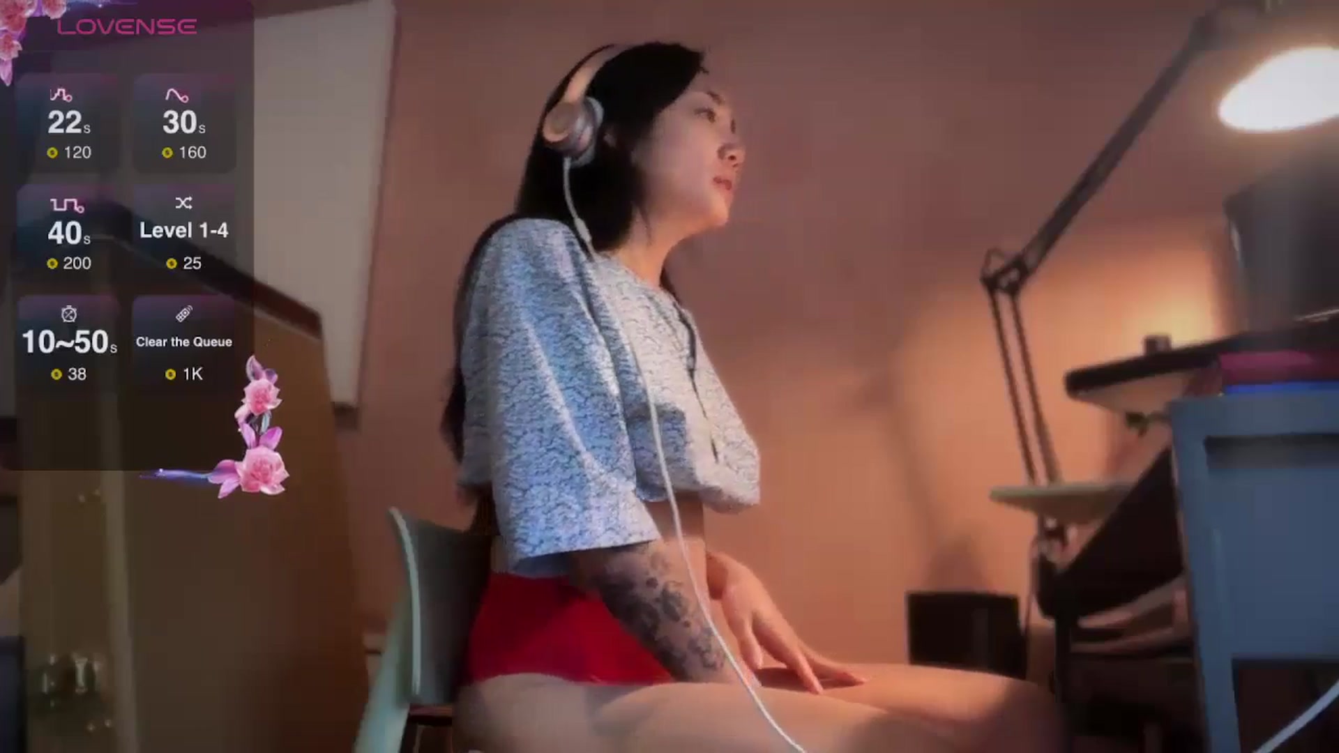 Gallery image thumbnail from luna_tsukiko's myfreecams stream on, 09/18/2024, 18:56 image 7 of 20